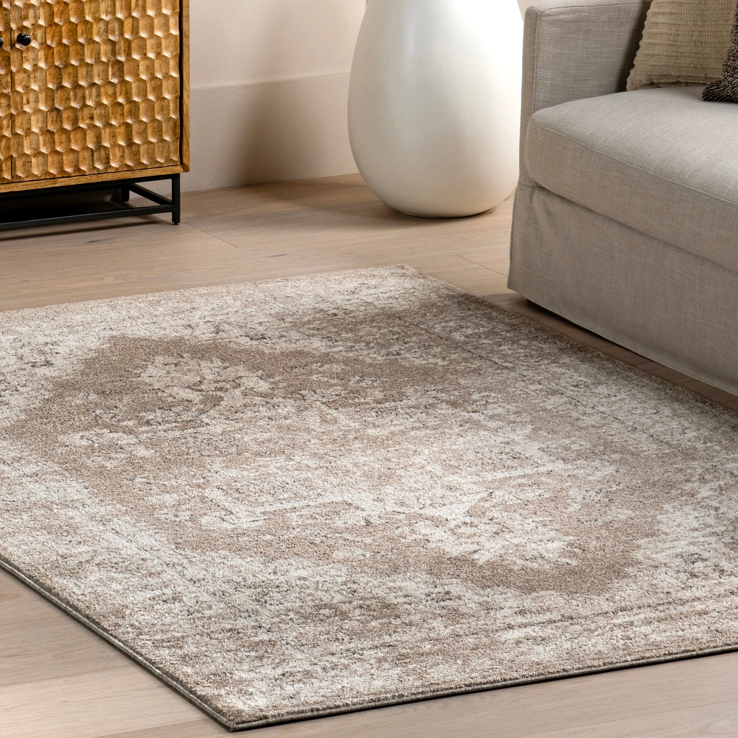 Nuloom Gena Distressed Transitional Medallion Area Rug