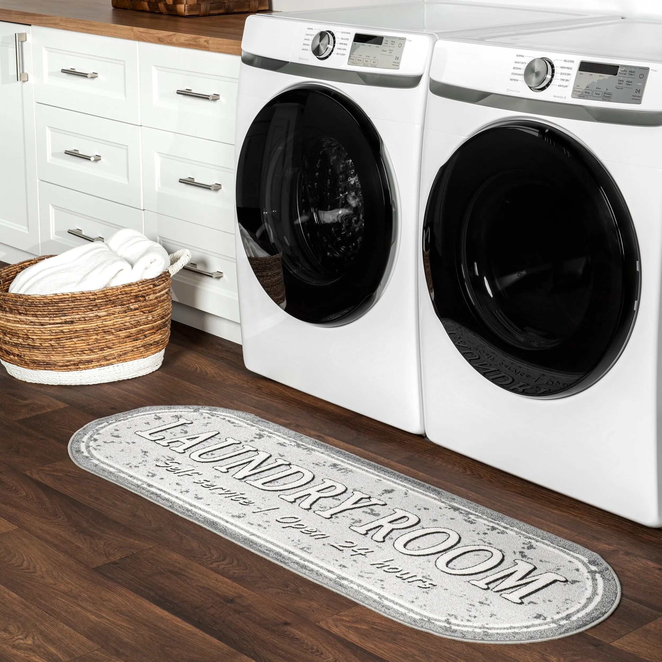 Nuloom Graphic Machine Washable Laundry Mat