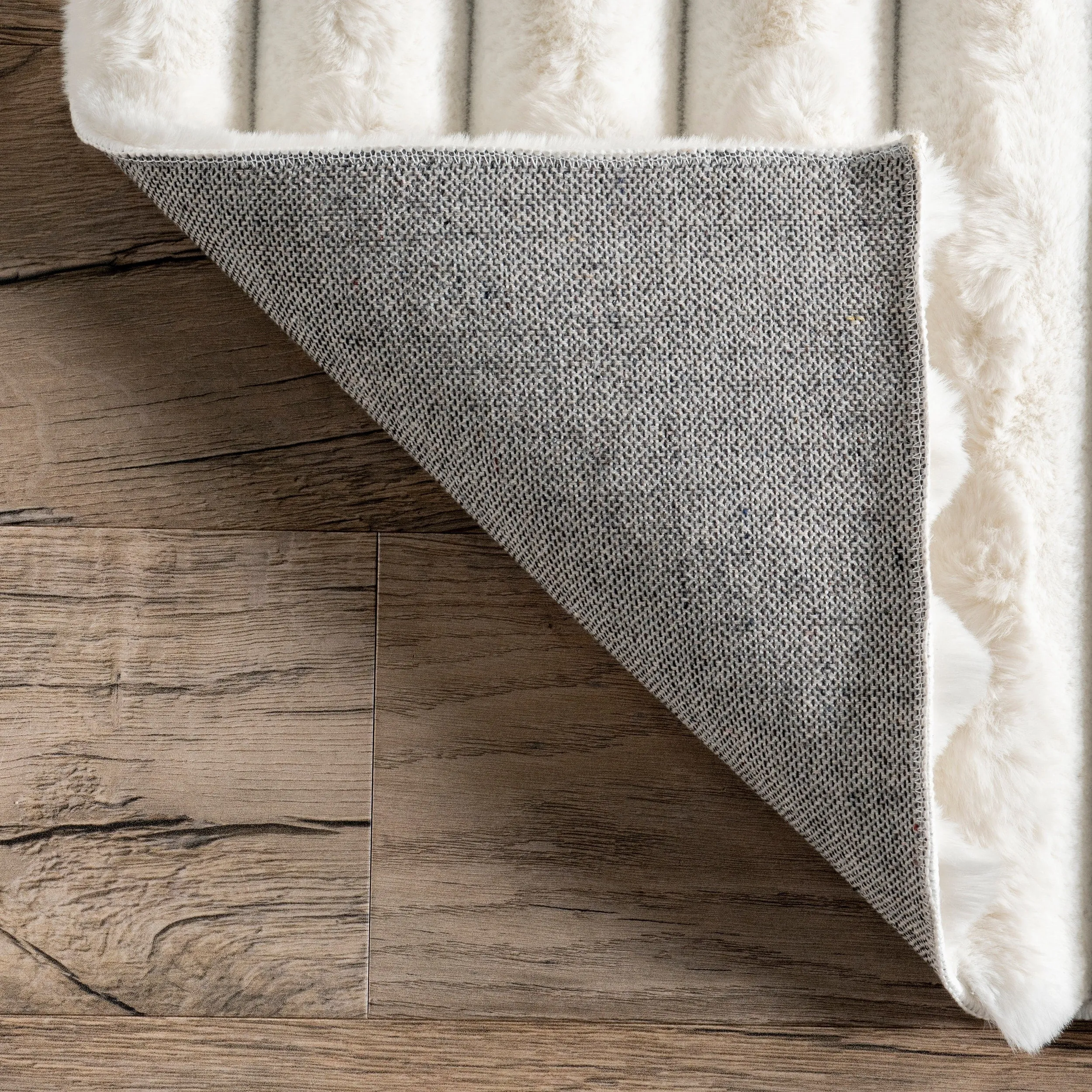 Nuloom Kai SuperiorWash Stripe Faux Rabbit Machine Washable Area Rug