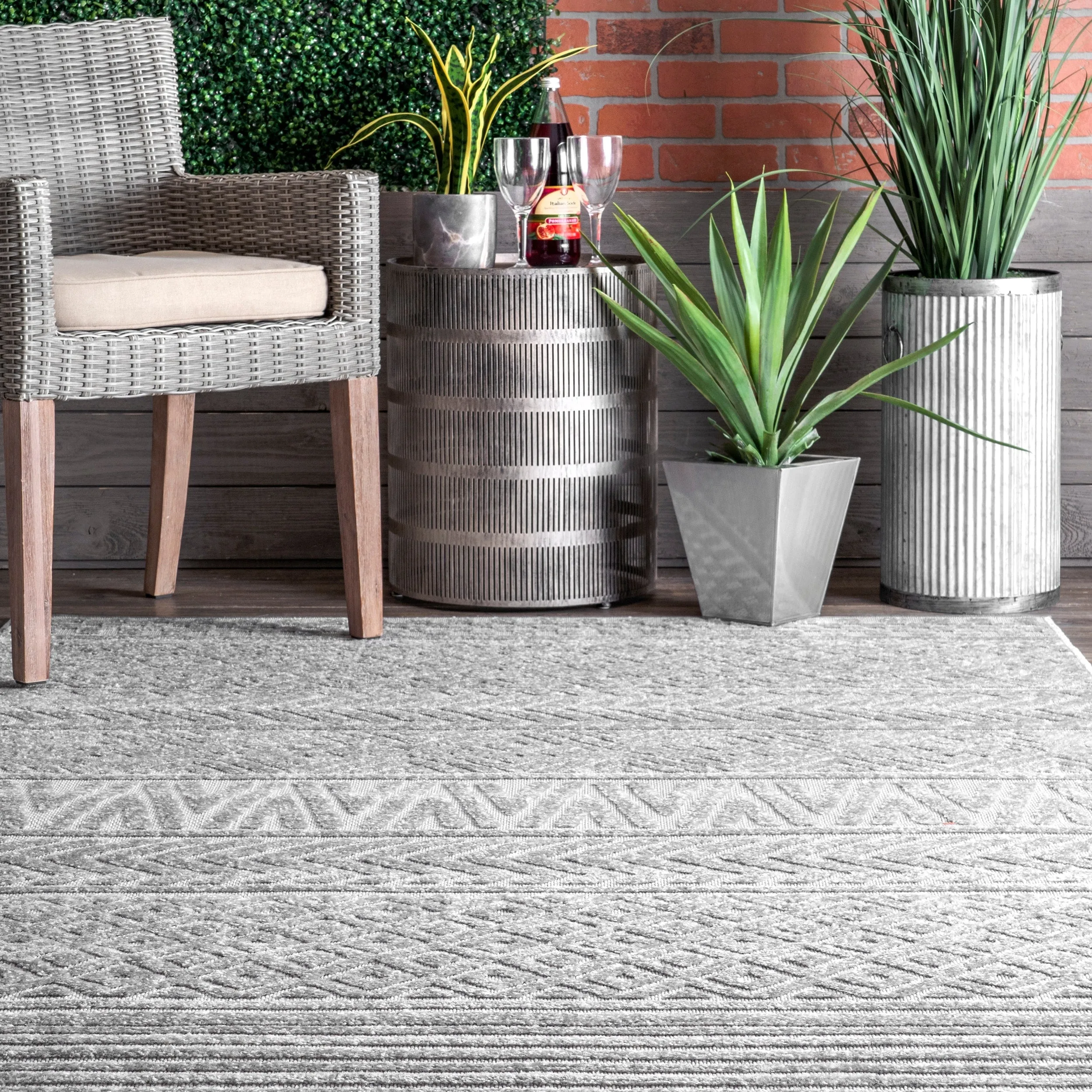 Nuloom Kamryn Textured Tribal Indoor/Outdoor Area Rug