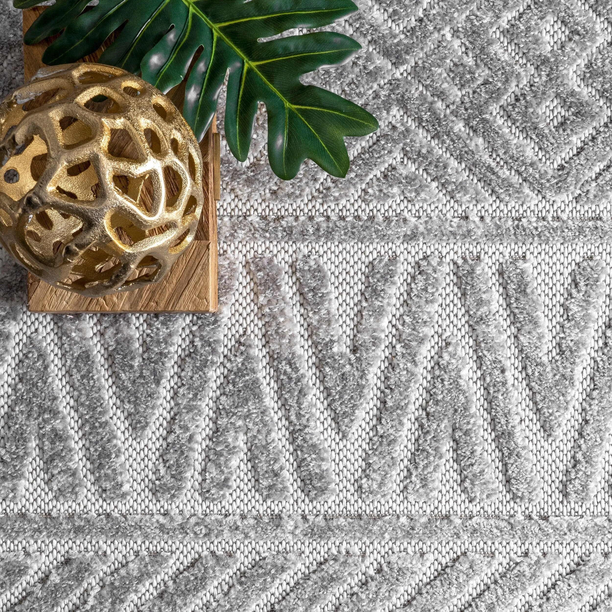 Nuloom Kamryn Textured Tribal Indoor/Outdoor Area Rug
