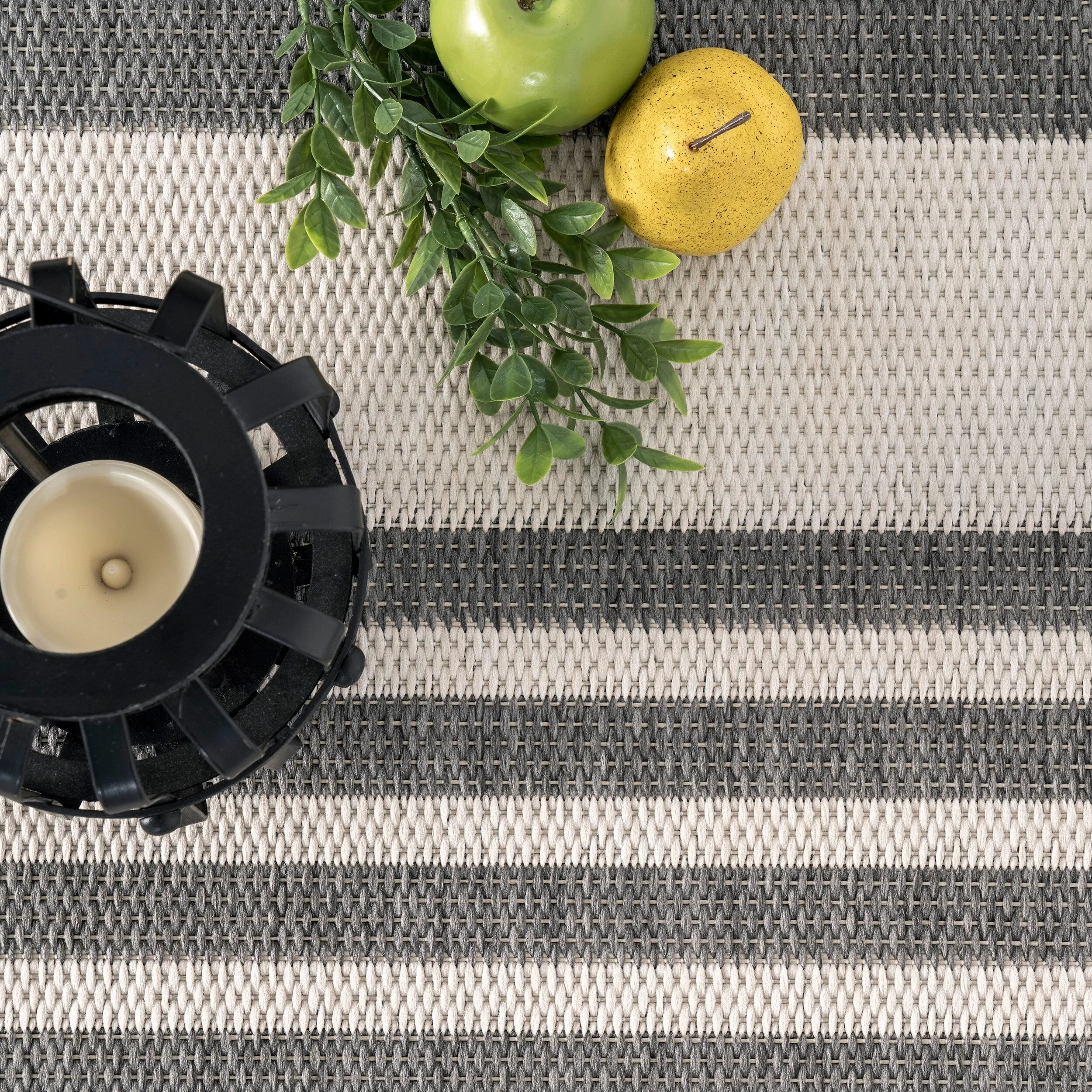 Nuloom Kristen Striped Indoor/Outdoor Area Rug