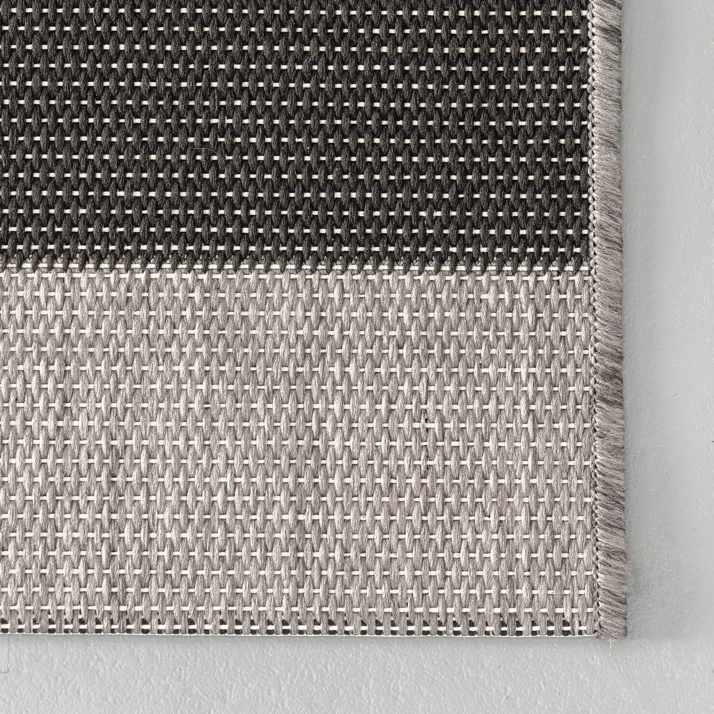 Nuloom Kristen Striped Indoor/Outdoor Area Rug