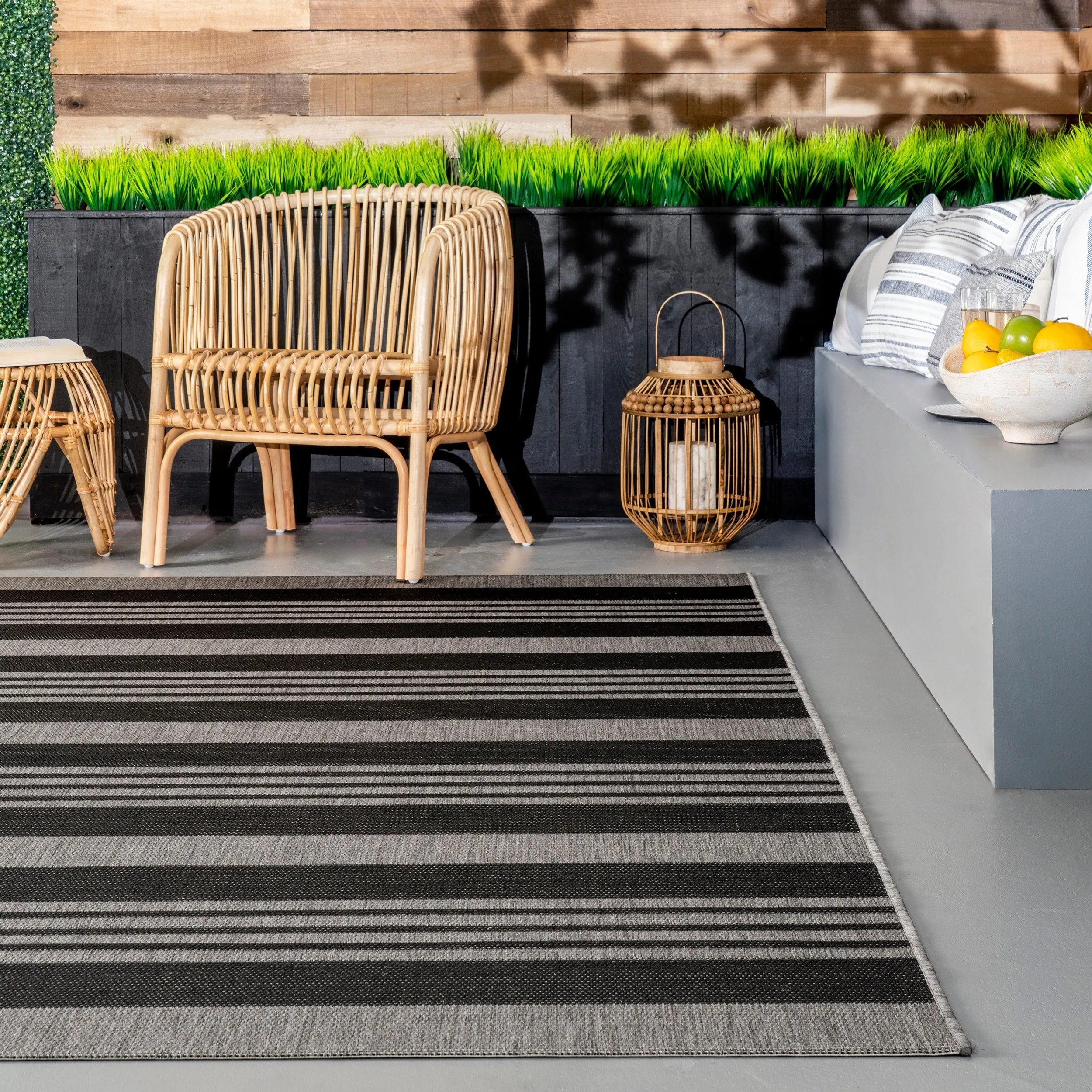 Nuloom Kristen Striped Indoor/Outdoor Area Rug