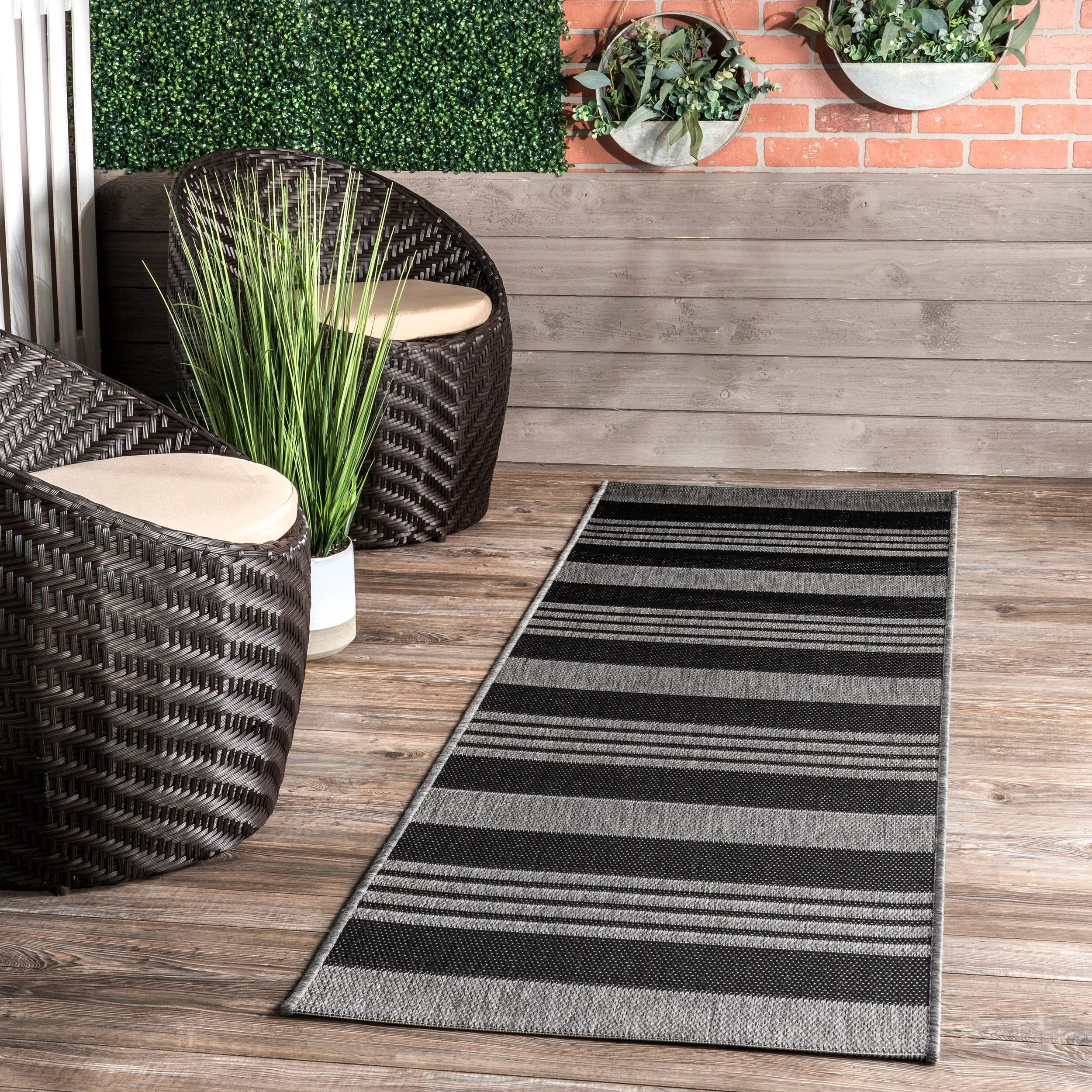 Nuloom Kristen Striped Indoor/Outdoor Area Rug