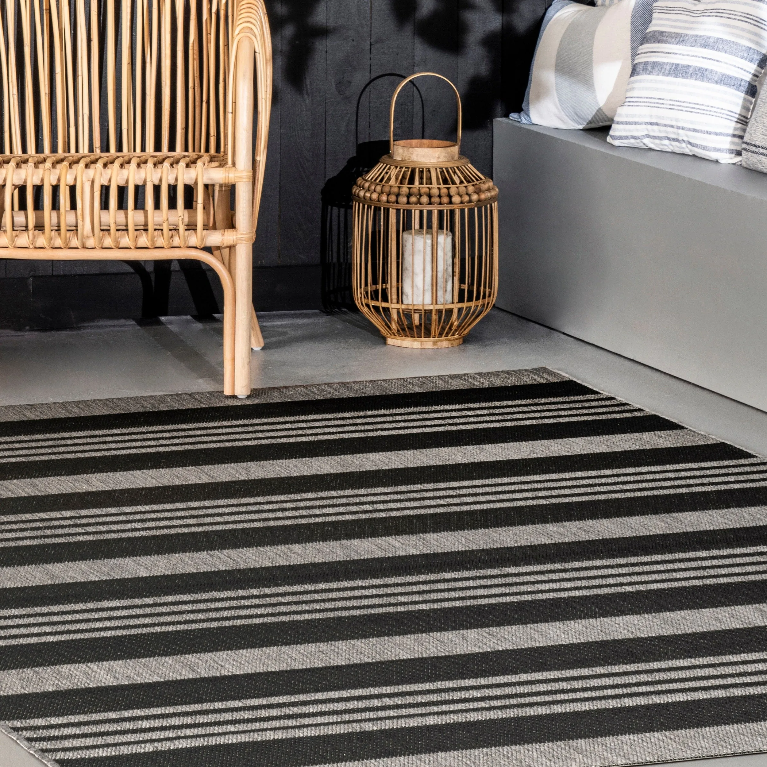 Nuloom Kristen Striped Indoor/Outdoor Area Rug