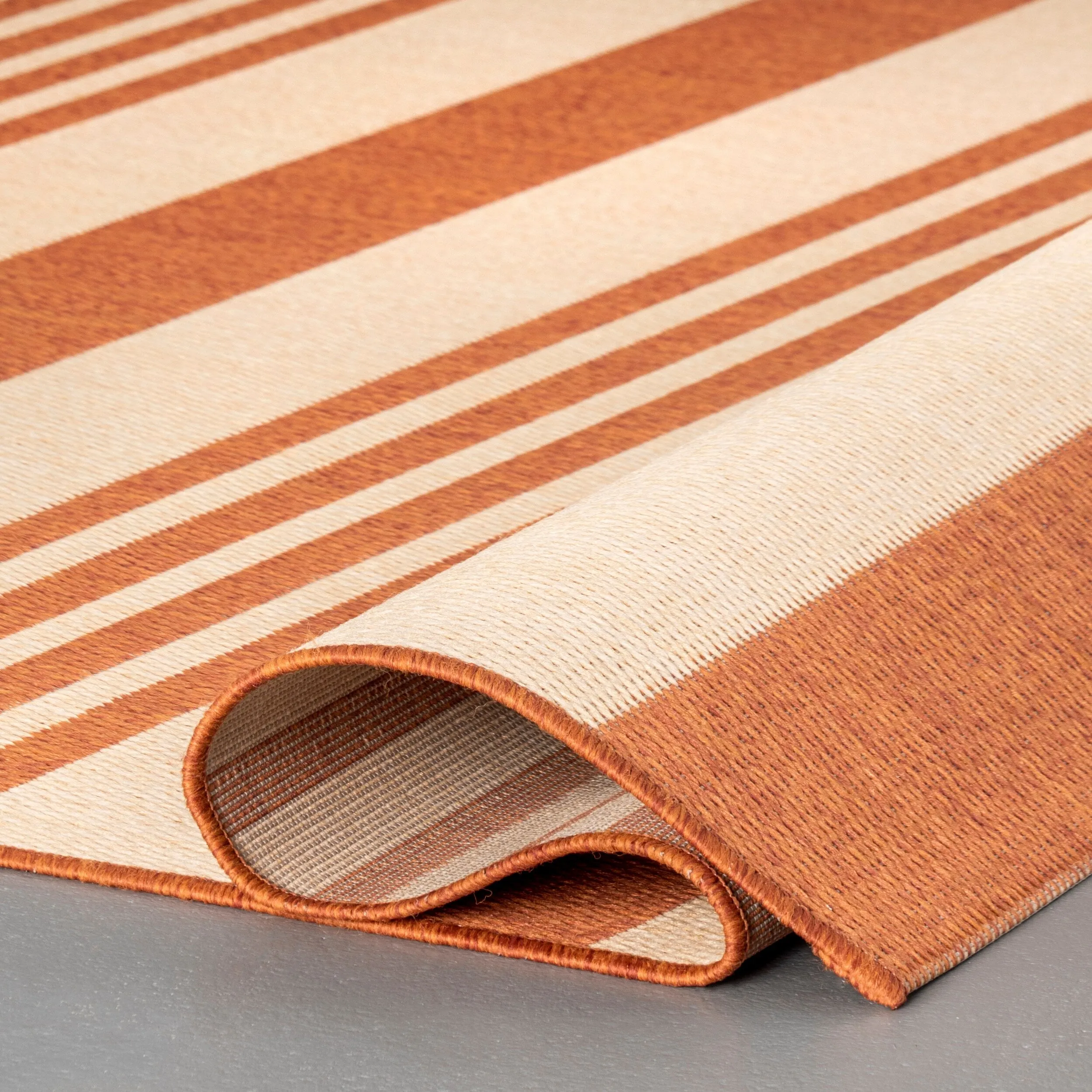 Nuloom Kristen Striped Indoor/Outdoor Area Rug