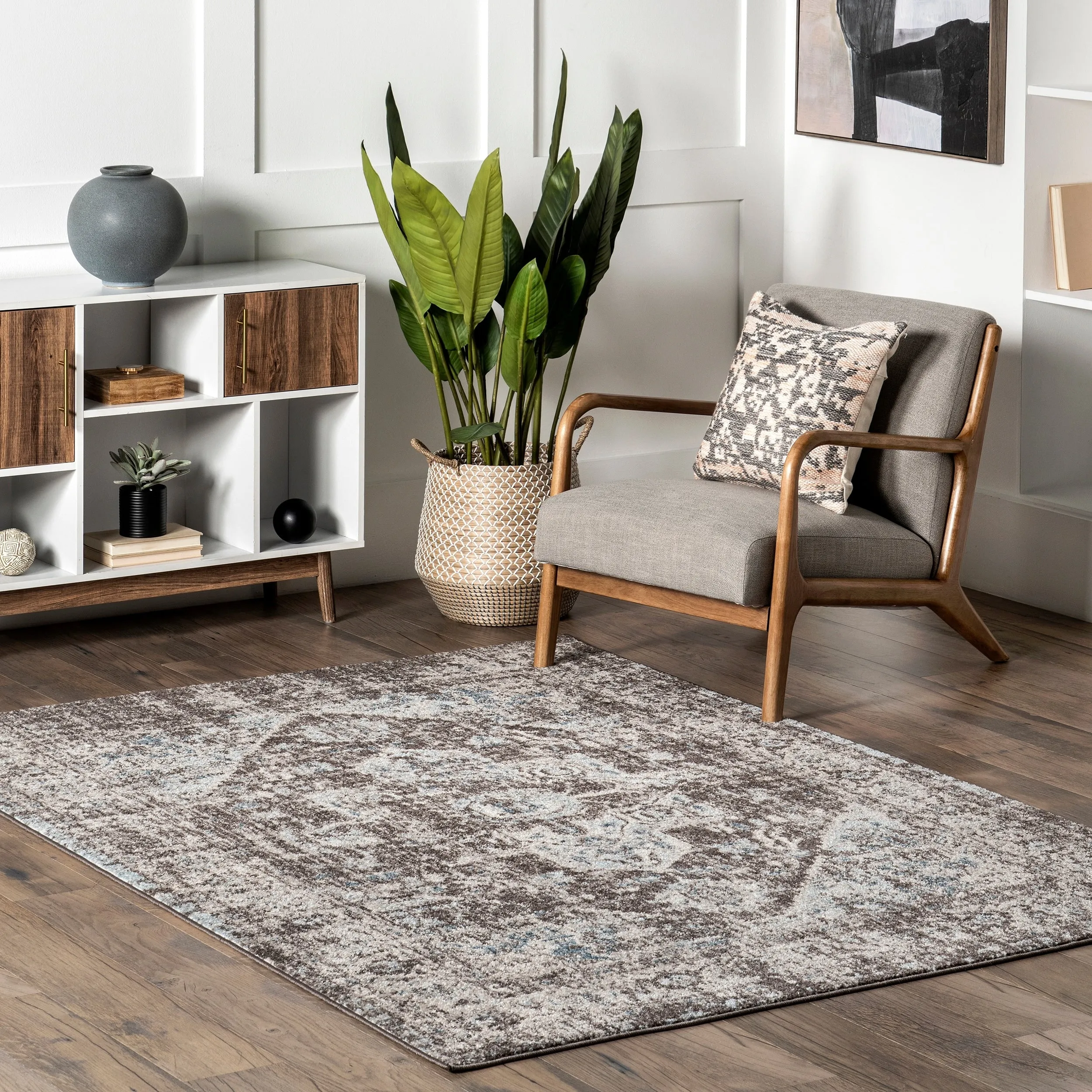 Nuloom Sofia Faded Persian Medallion Area Rug