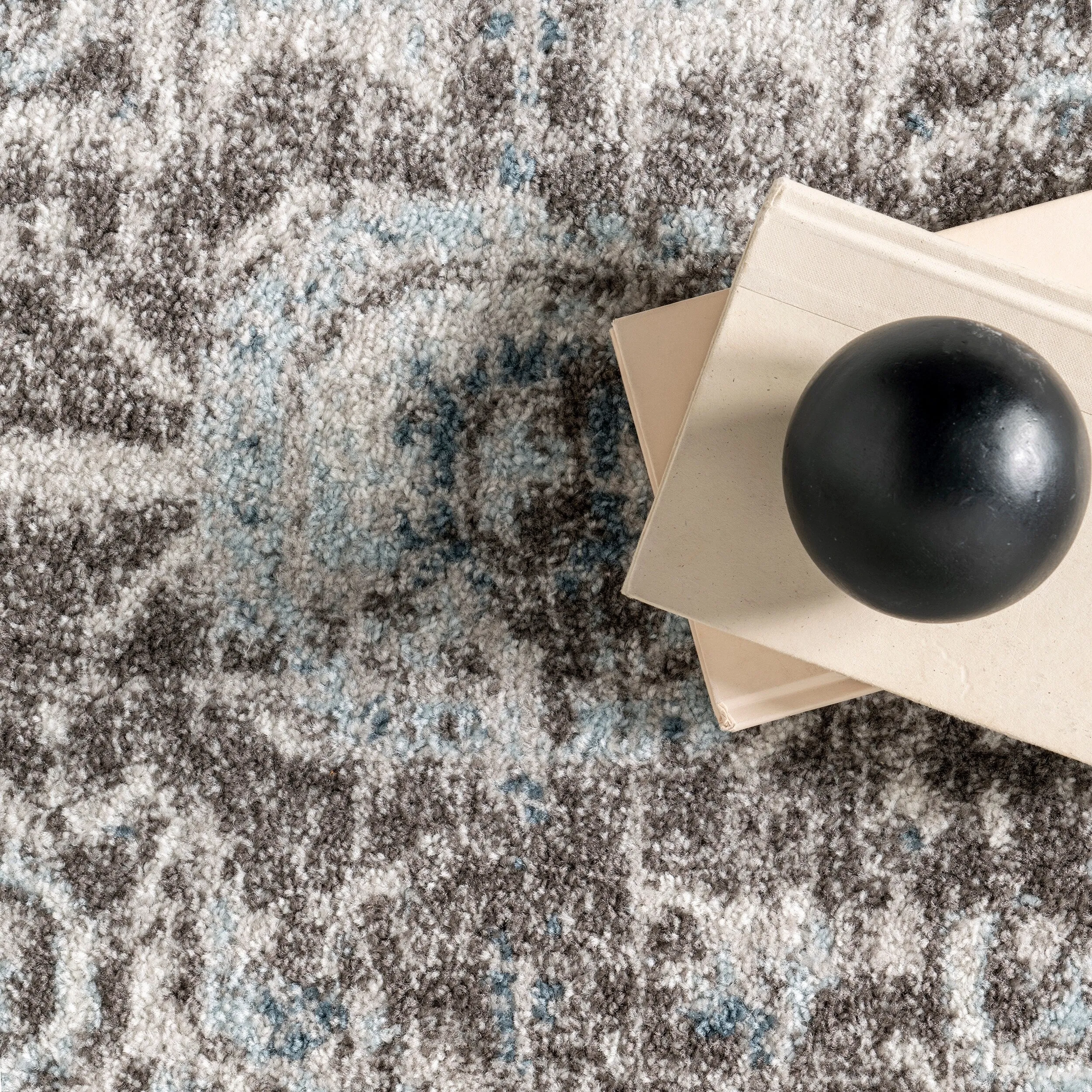 Nuloom Sofia Faded Persian Medallion Area Rug