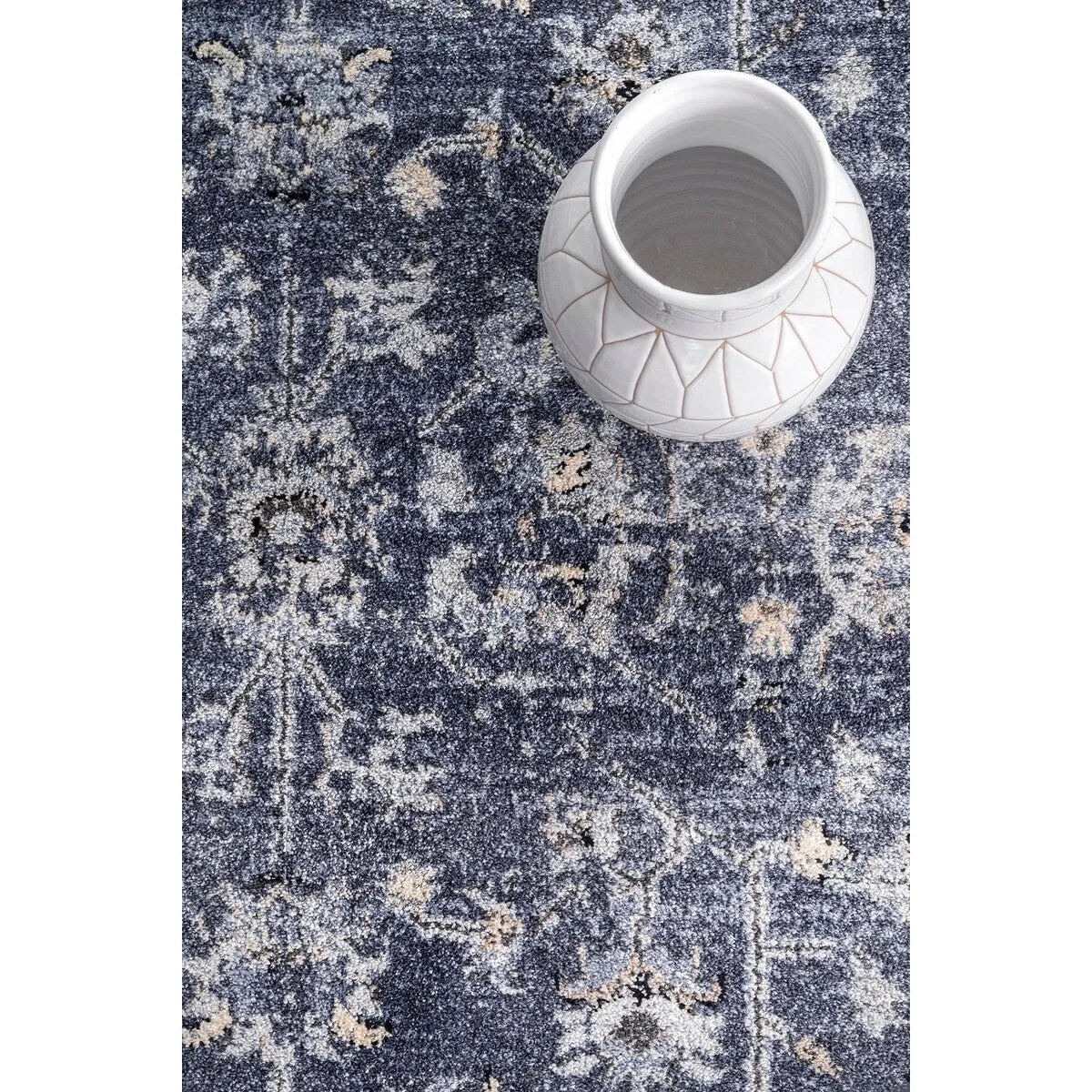 Nuloom Traditional Antique Lavish Versaille Blooming Fantasy Faded Frame Area Rug