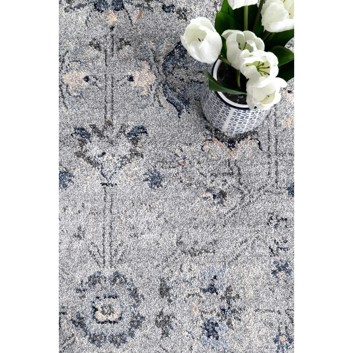 Nuloom Traditional Antique Lavish Versaille Blooming Fantasy Faded Frame Area Rug