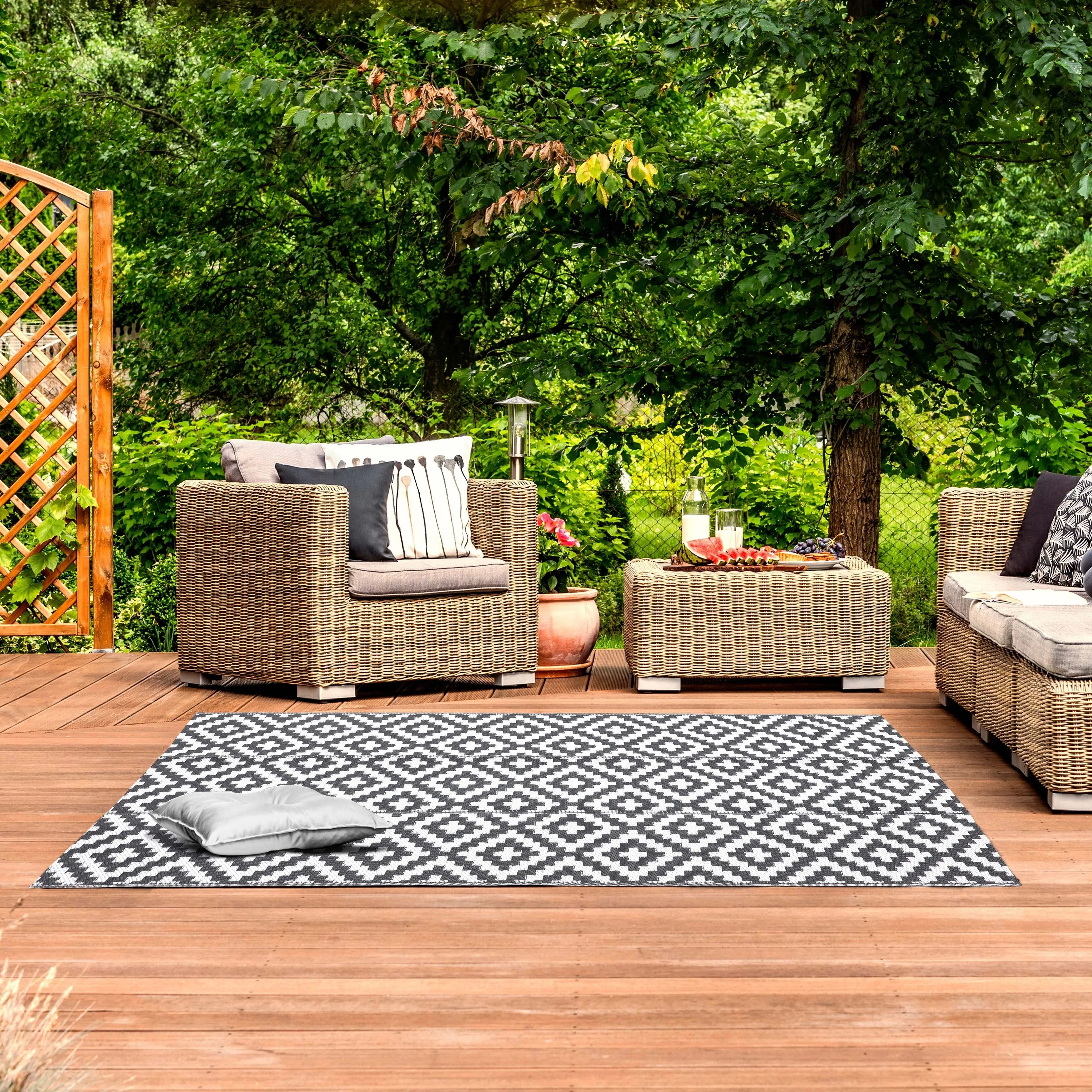 Nuu Garden Outdoor Reversible Rug. Rectangular Foldable Mat. Camping. RV. Gray & White Color