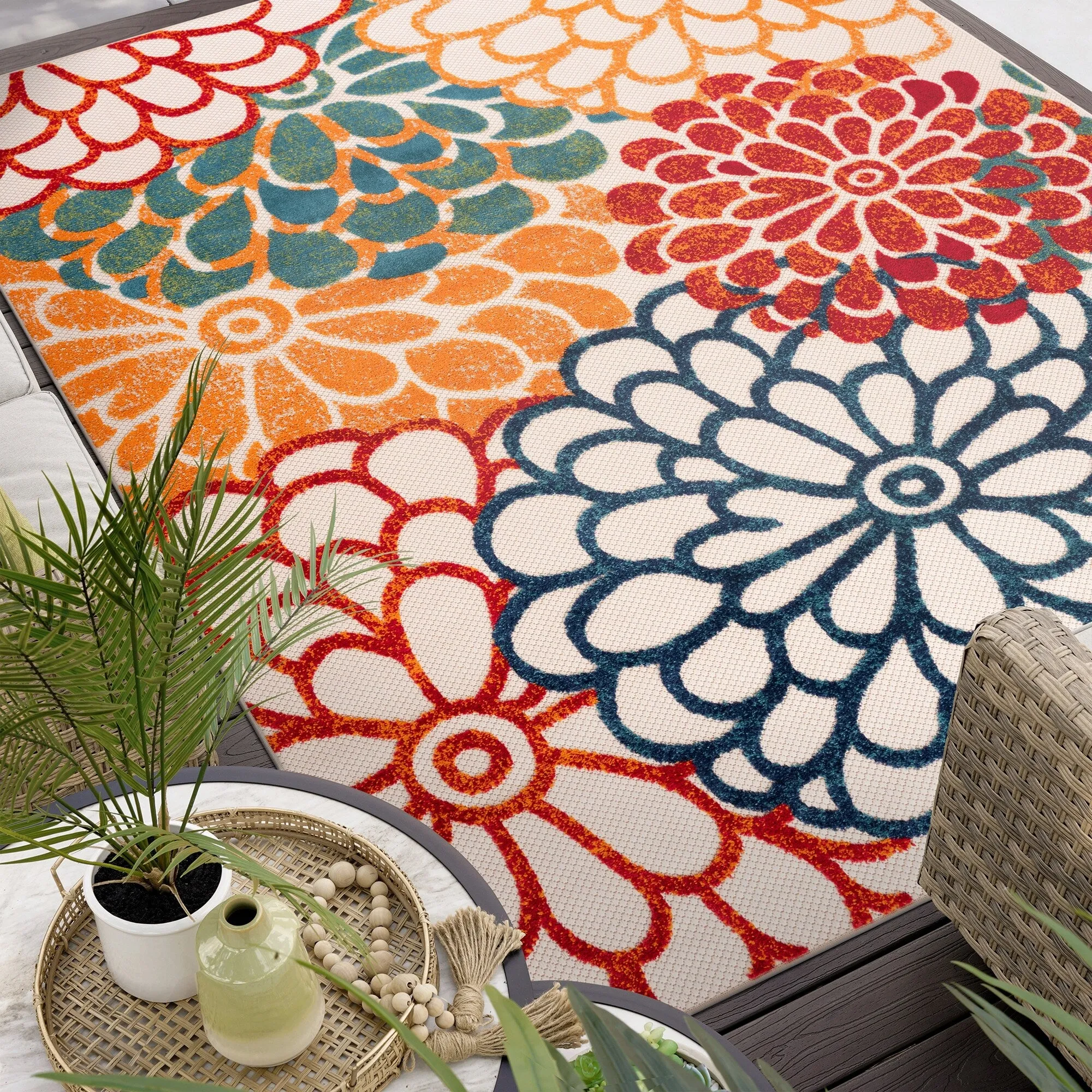 Origin Coastal Floral Indoor/Outdoor Area Rug