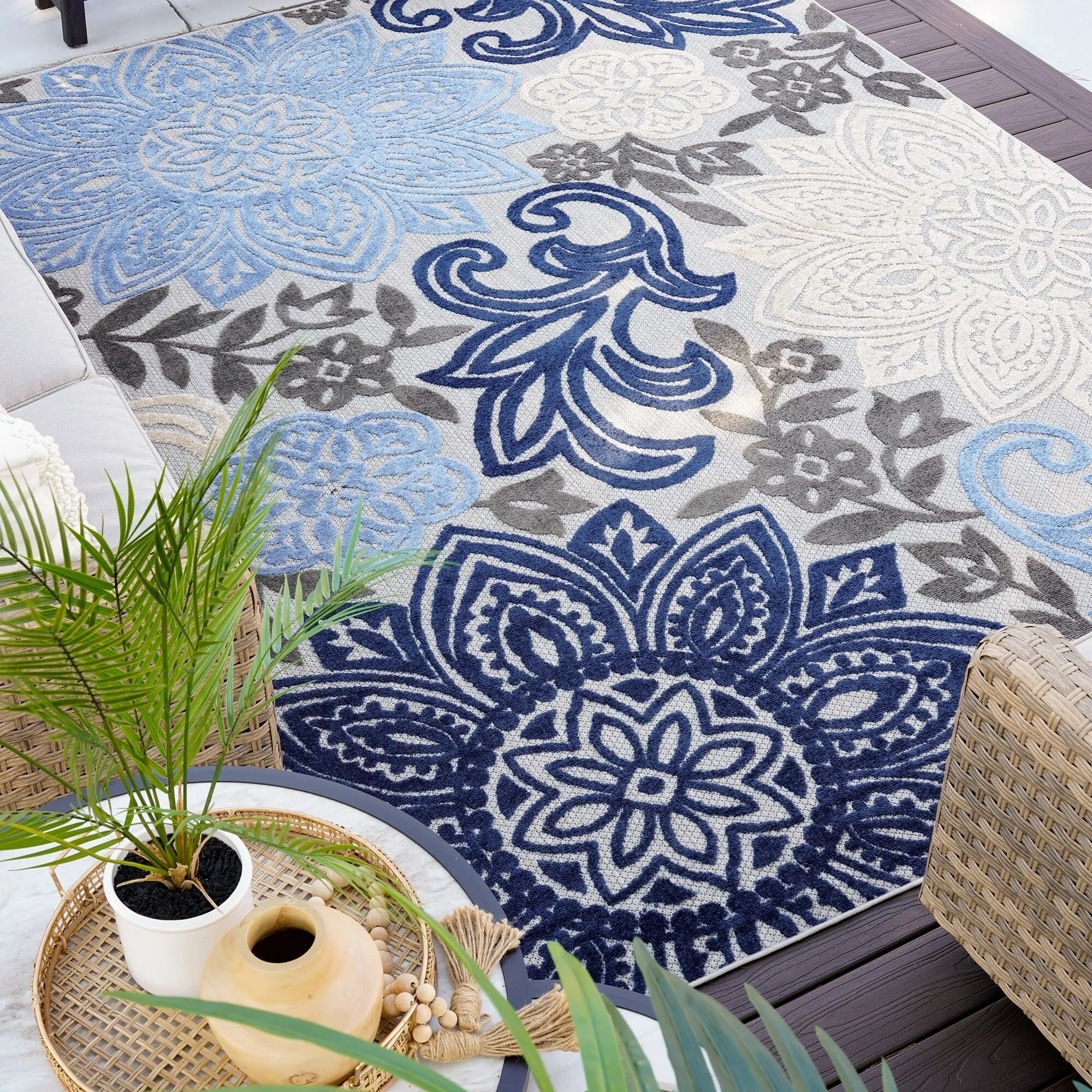 Origin Coastal Floral Indoor/Outdoor Area Rug