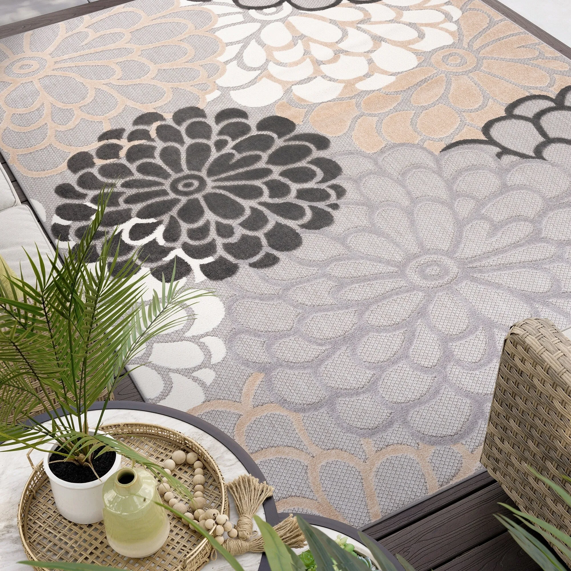 Origin Coastal Floral Indoor/Outdoor Area Rug