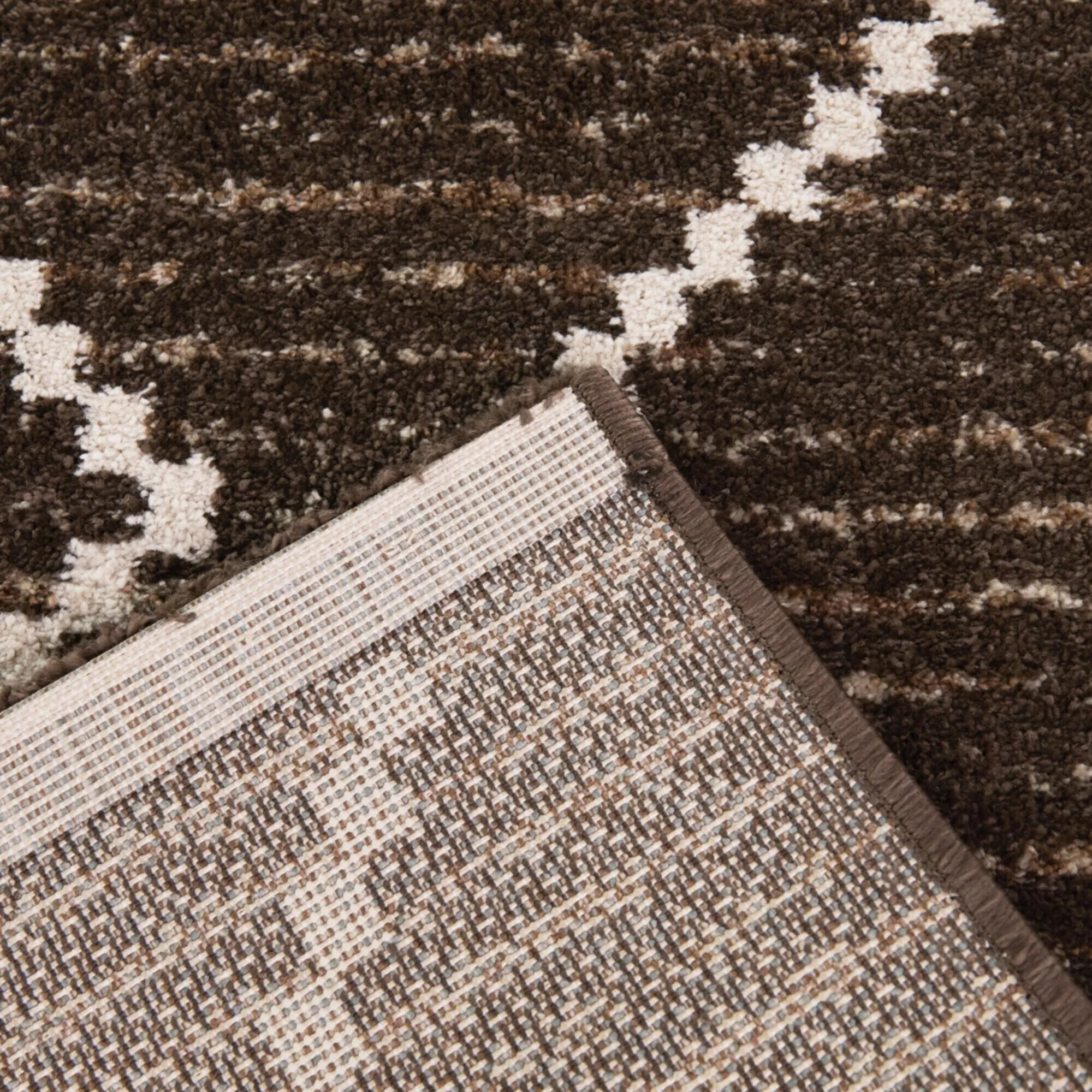 Oscar Modern Geometric Chevron Area Rug