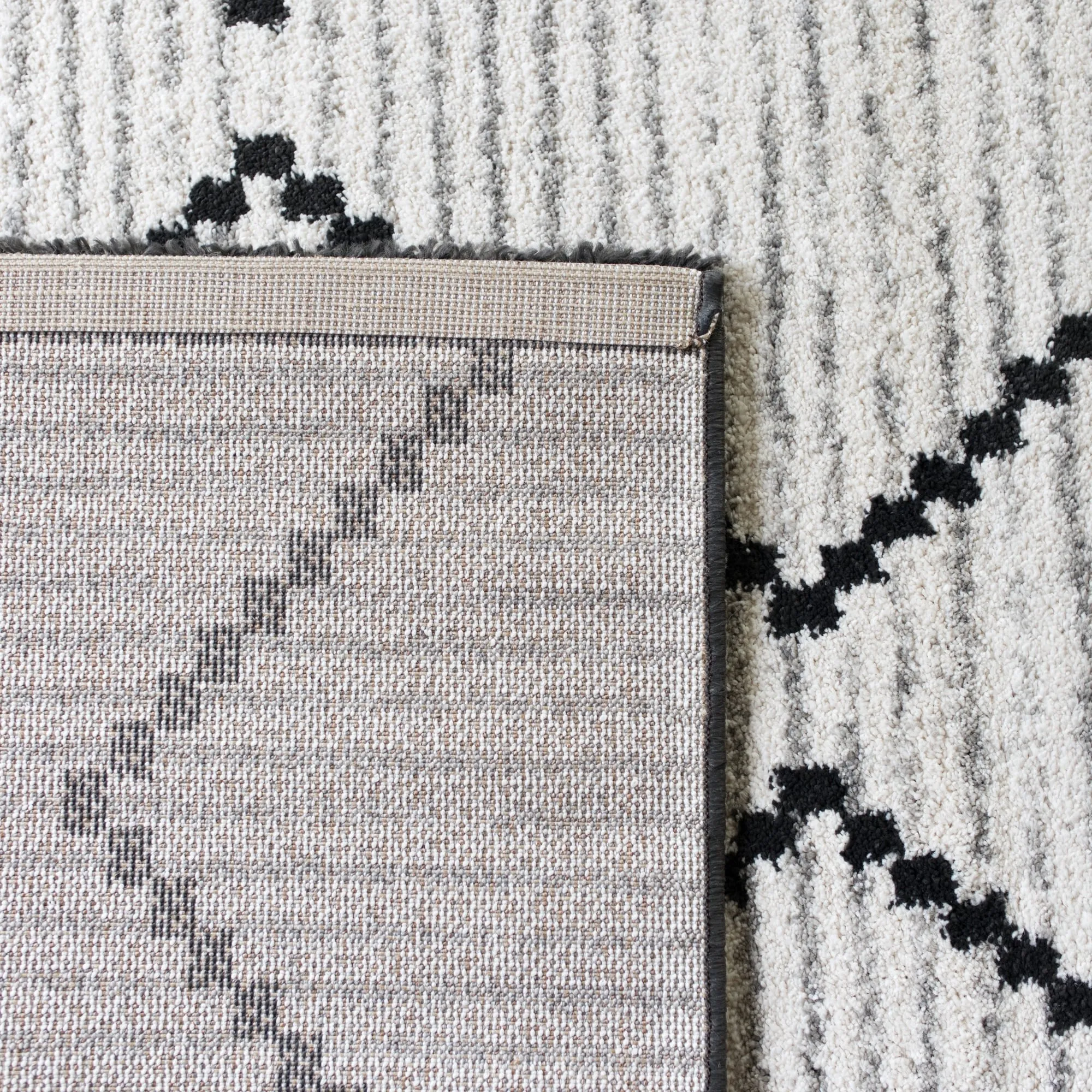 Oscar Modern Geometric Chevron Area Rug
