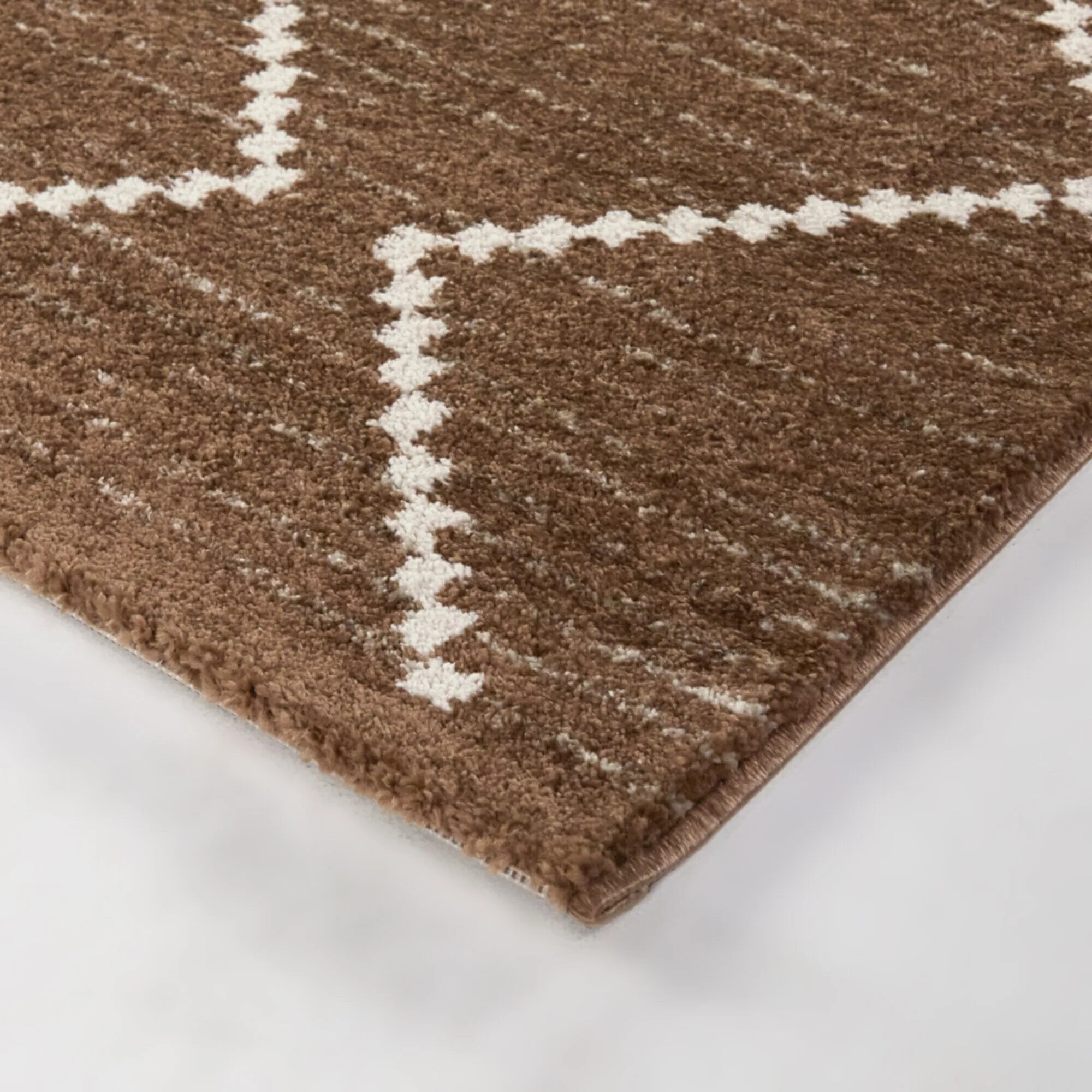 Oscar Modern Geometric Chevron Area Rug