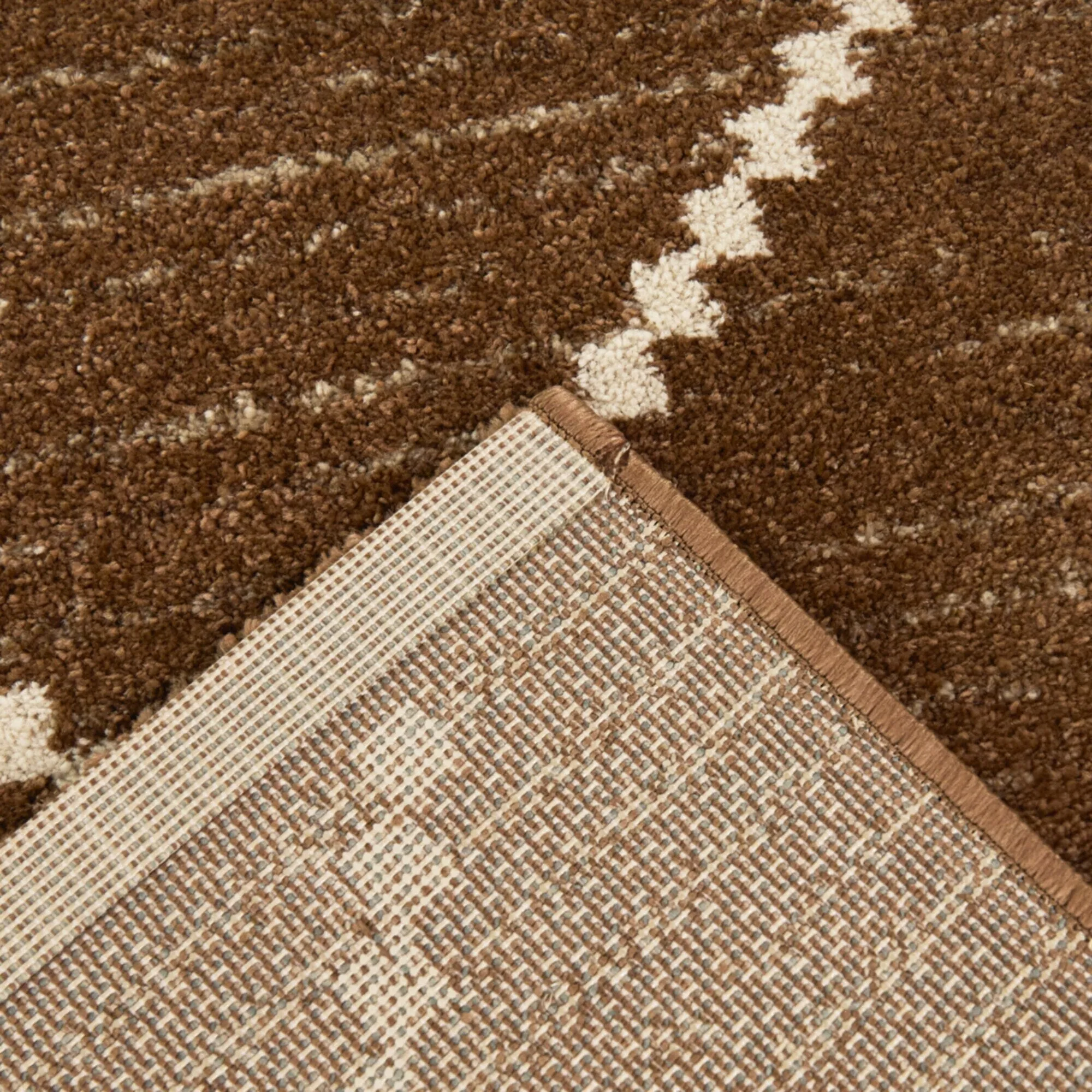 Oscar Modern Geometric Chevron Area Rug