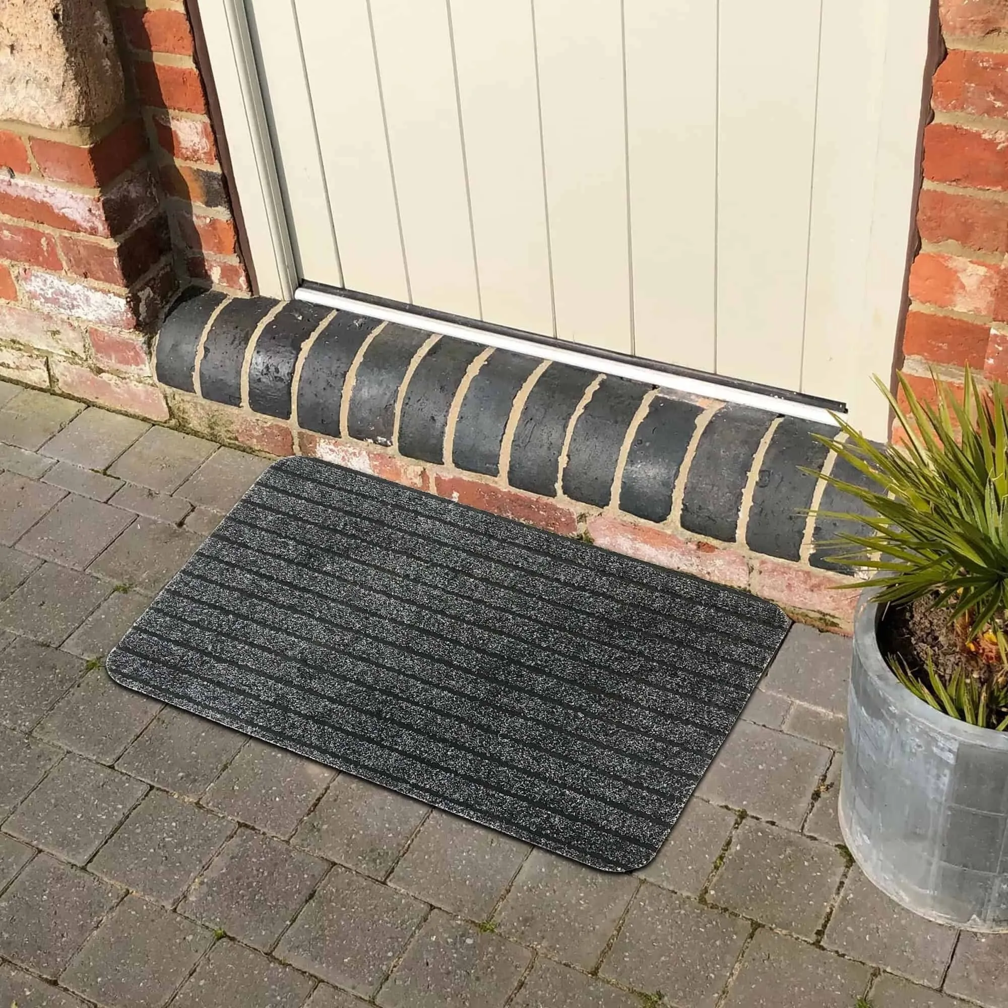 Outdoor Front Door Mat Chloe Polypropylene Latex Rug 24x16 Grey