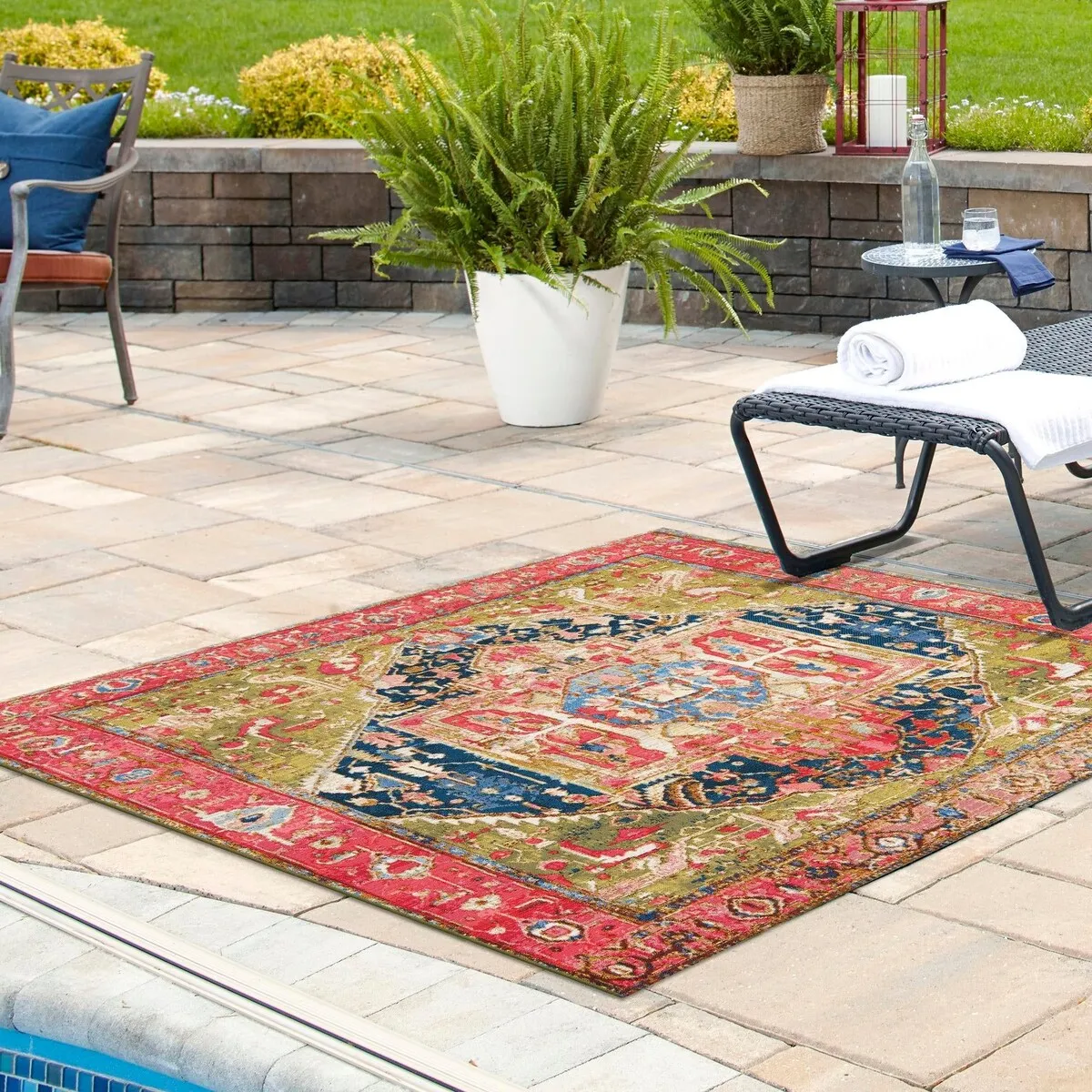 Outdoor Nirie Collection Area Rug