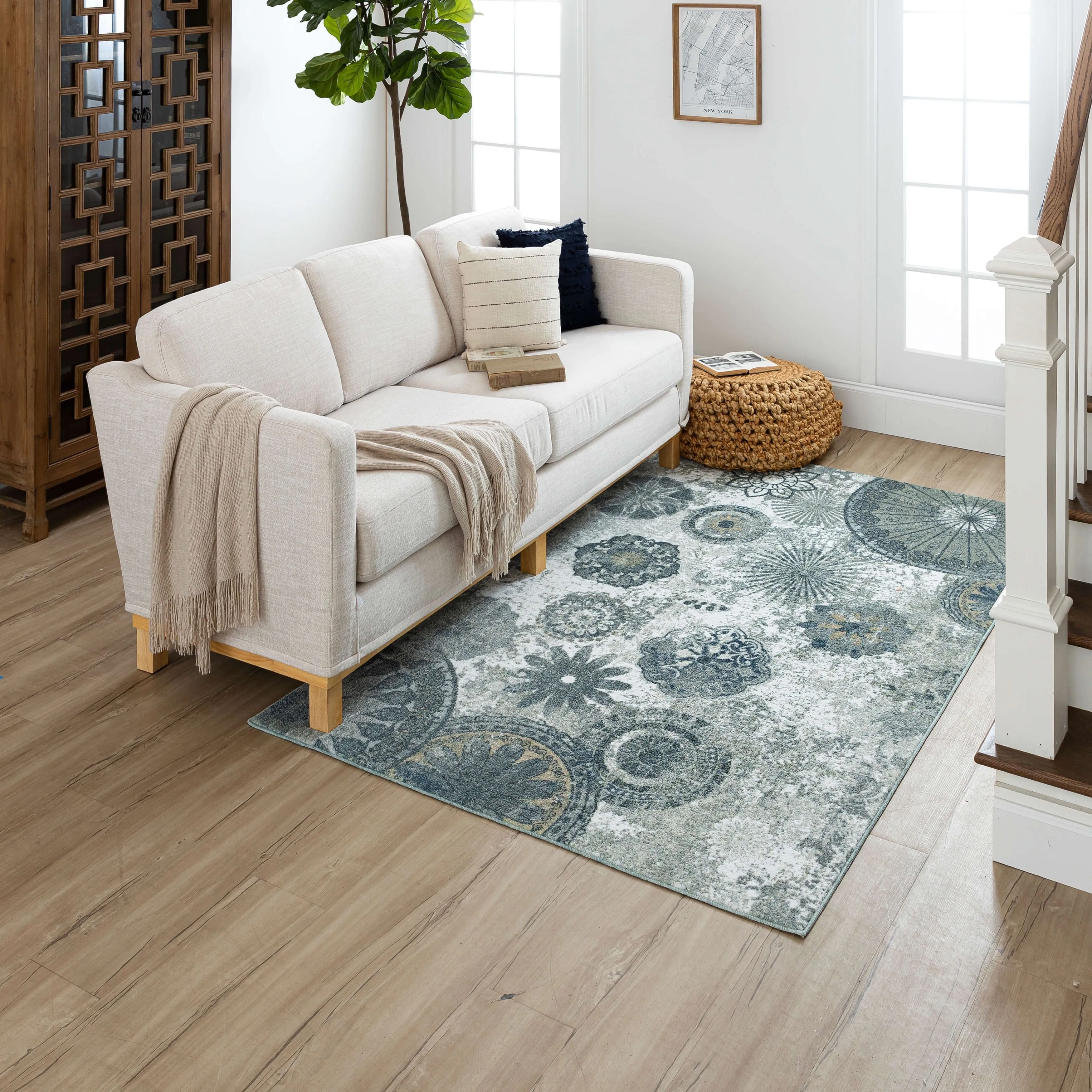 Porch & Den Bexley Floral Medallion Area Rug