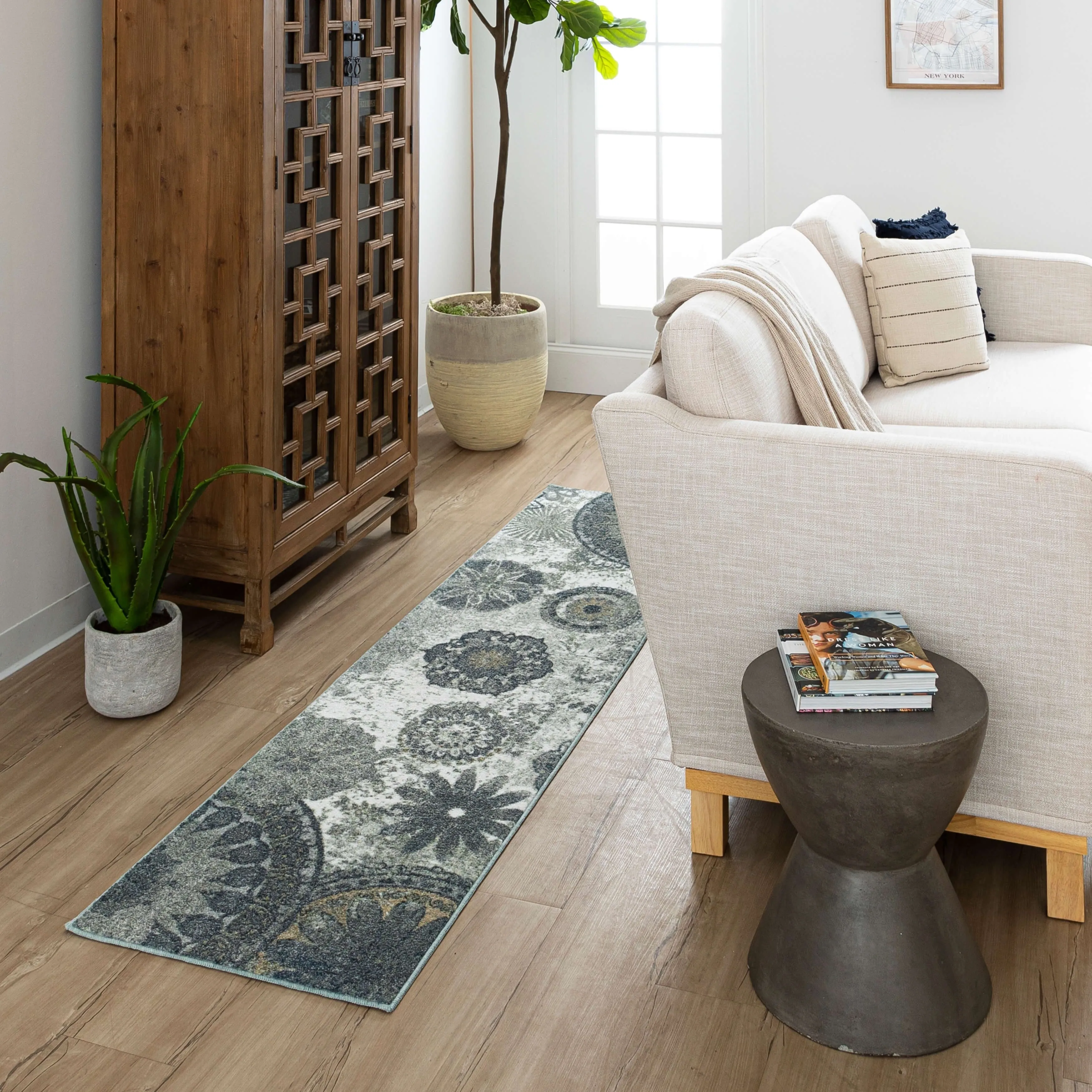 Porch & Den Bexley Floral Medallion Area Rug