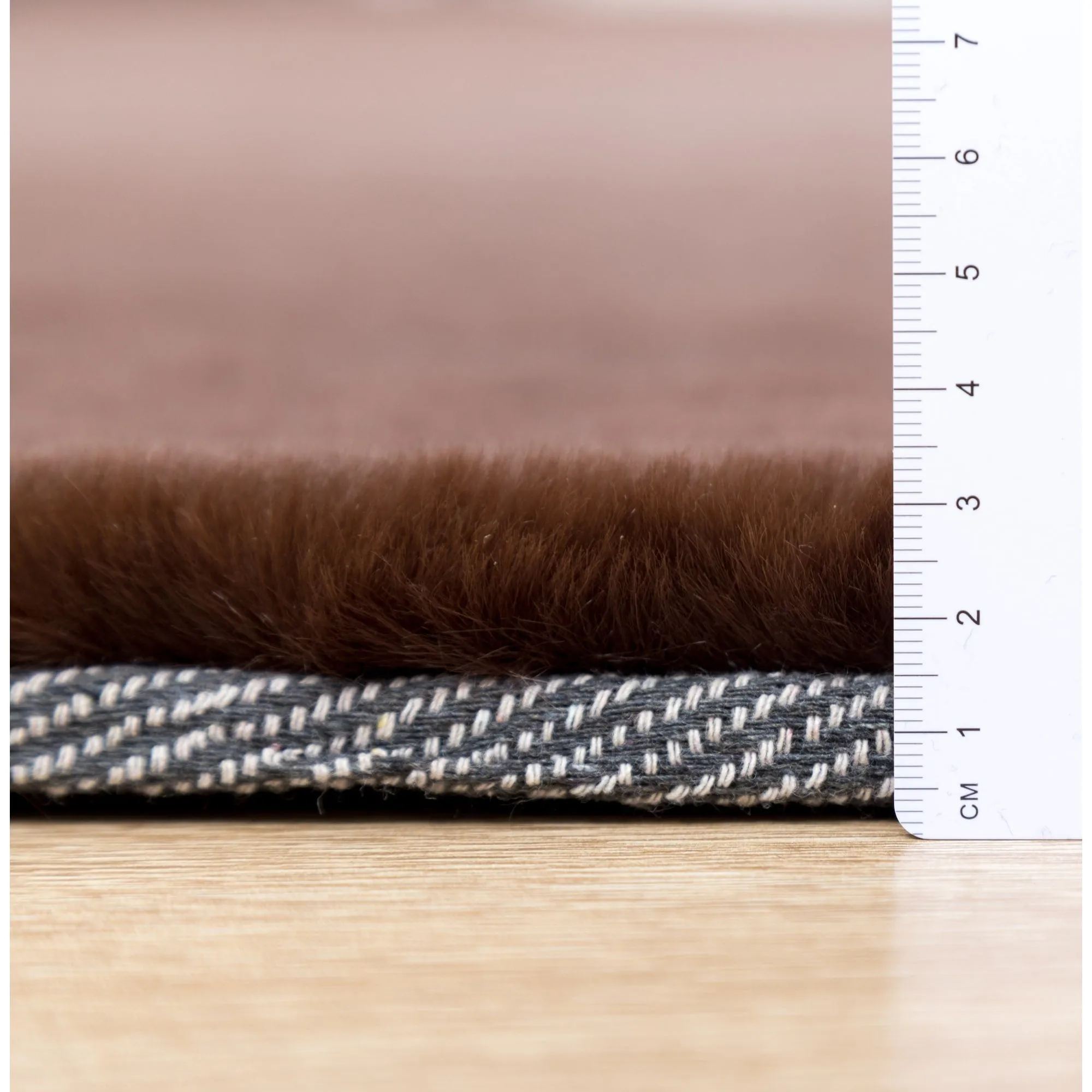 Rabbit-Collection Thick Faux-Fur Area Rug