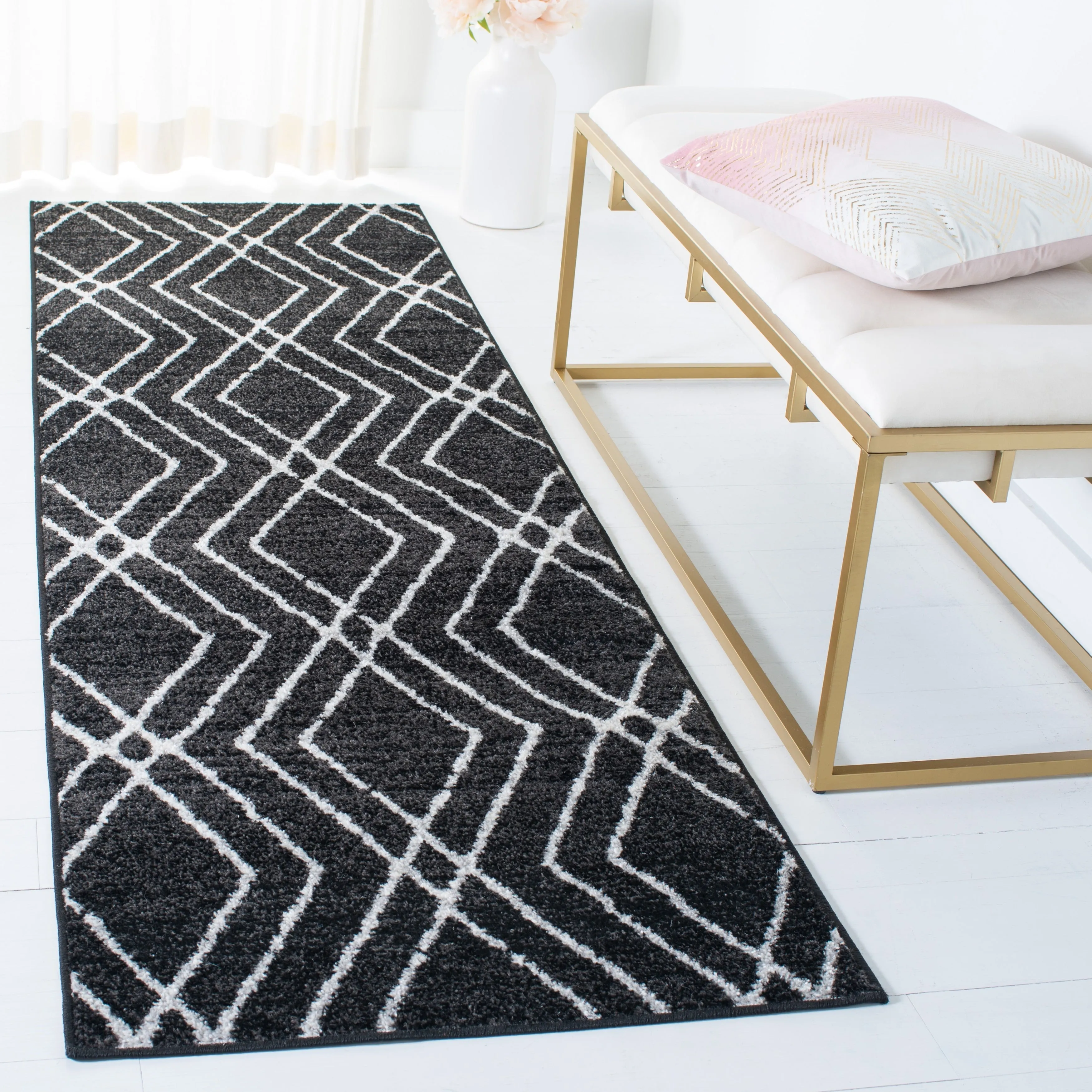 SAFAVIEH Adirondack Konstantin Modern Geometric Rug