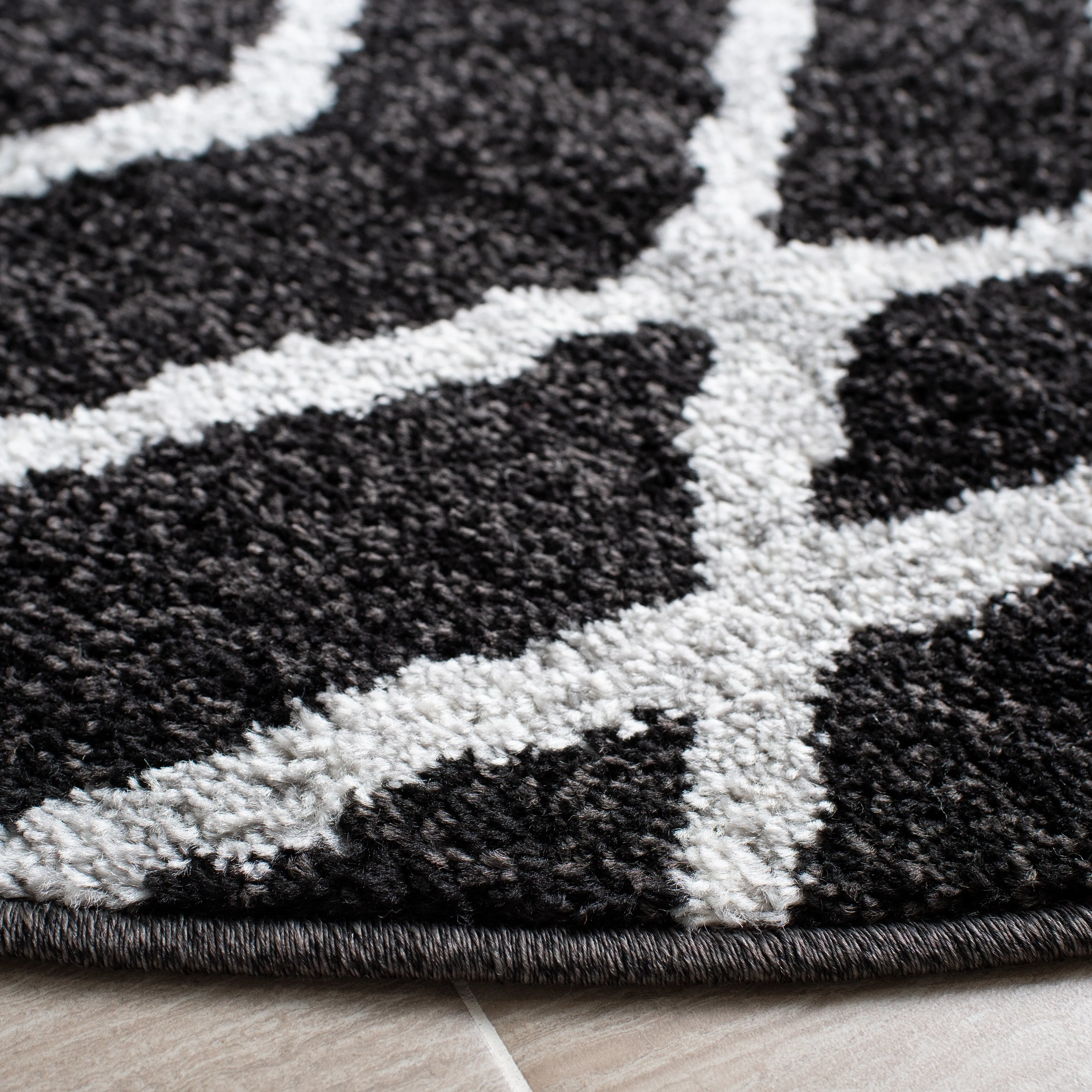 SAFAVIEH Adirondack Konstantin Modern Geometric Rug