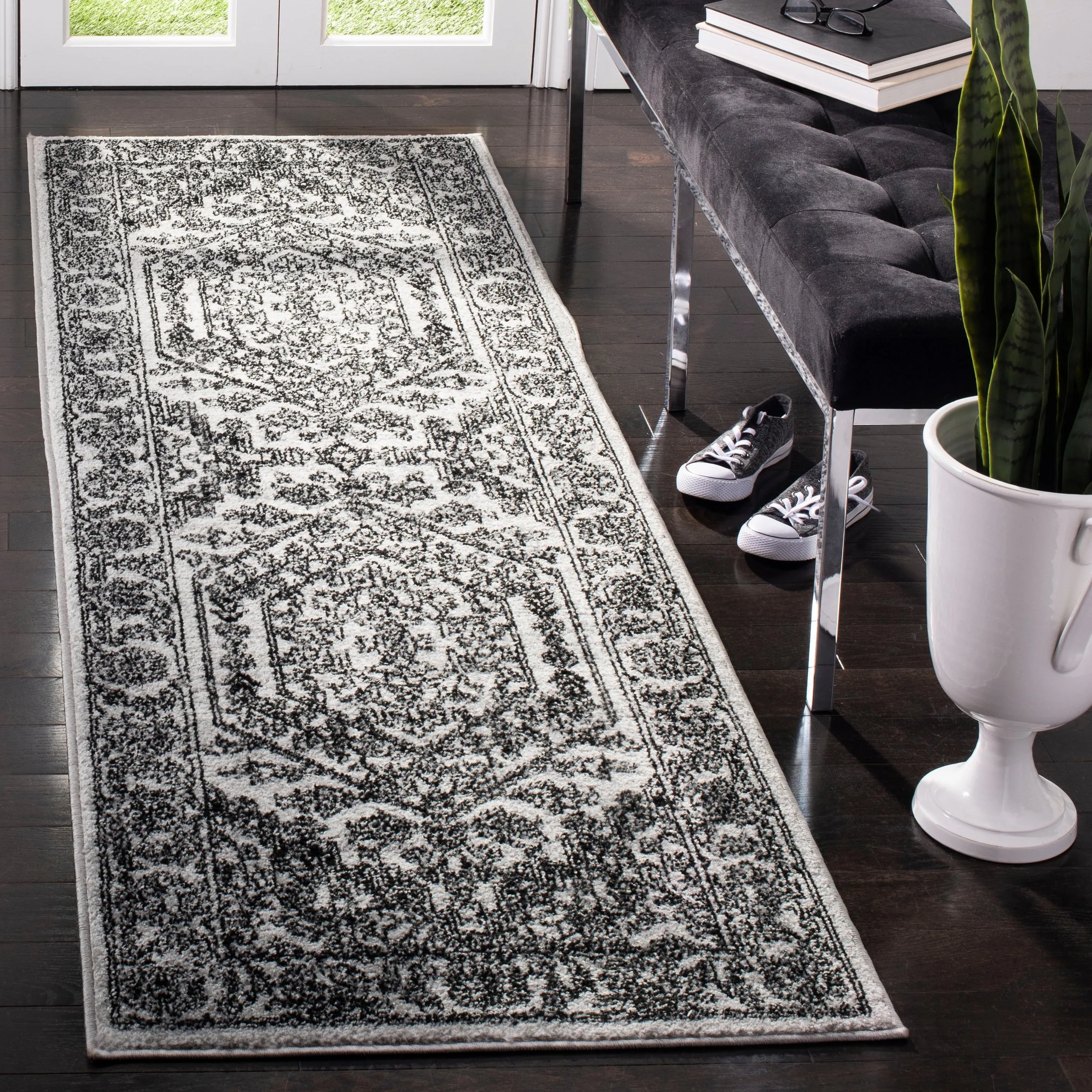 SAFAVIEH Adirondack Sian Rustic Oriental Medallion Rug