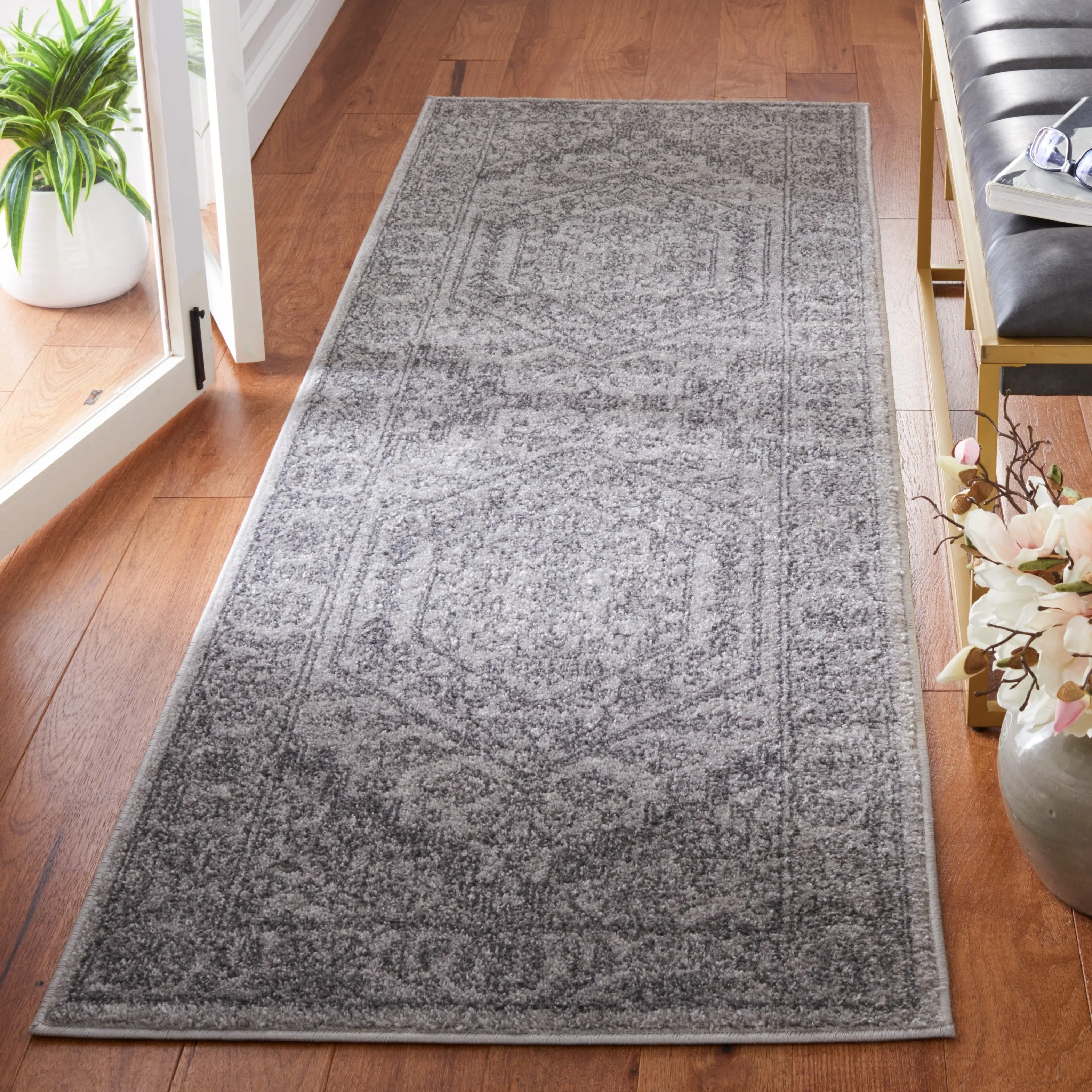 SAFAVIEH Adirondack Sian Rustic Oriental Medallion Rug