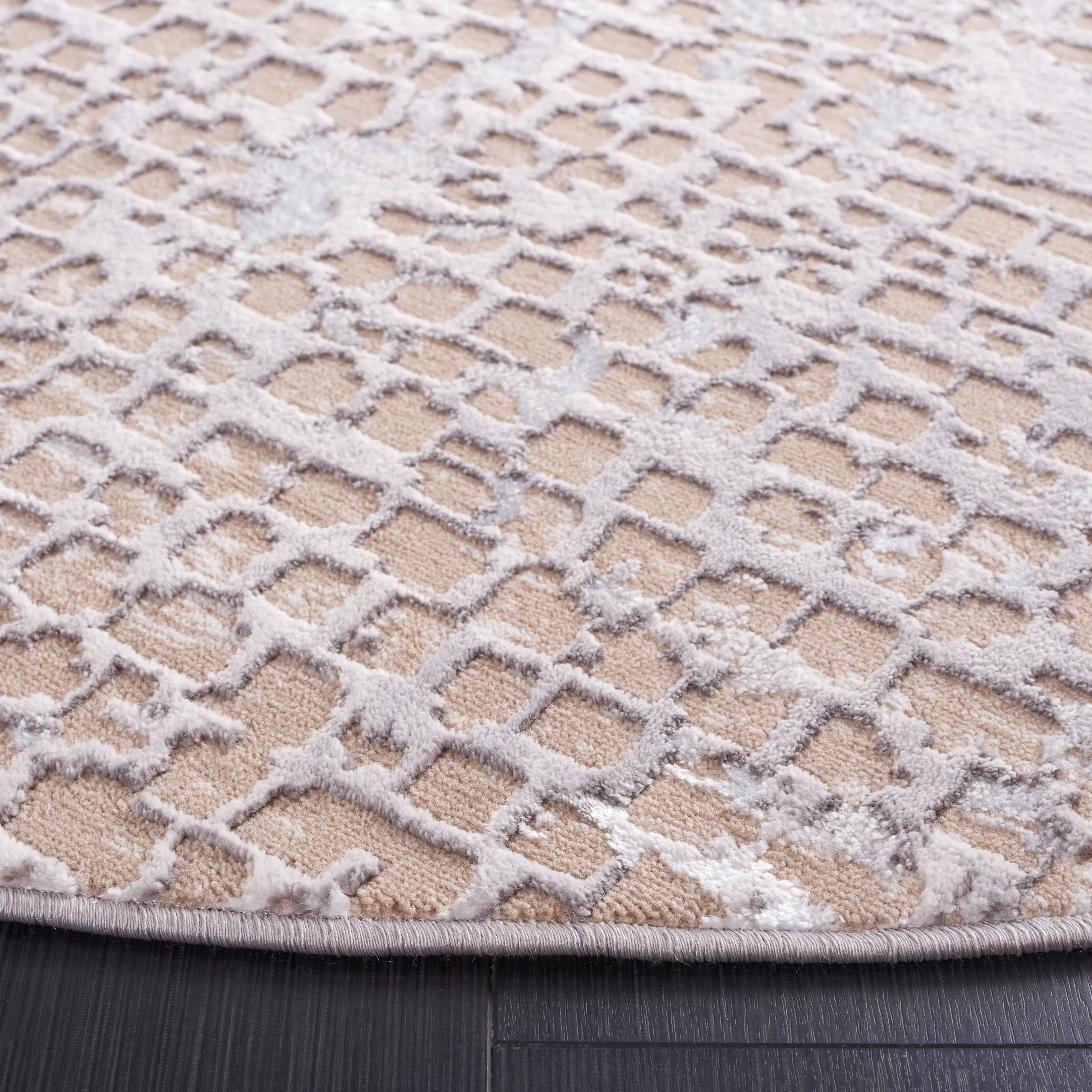 SAFAVIEH Amelia Valvi Modern Abstract Rug