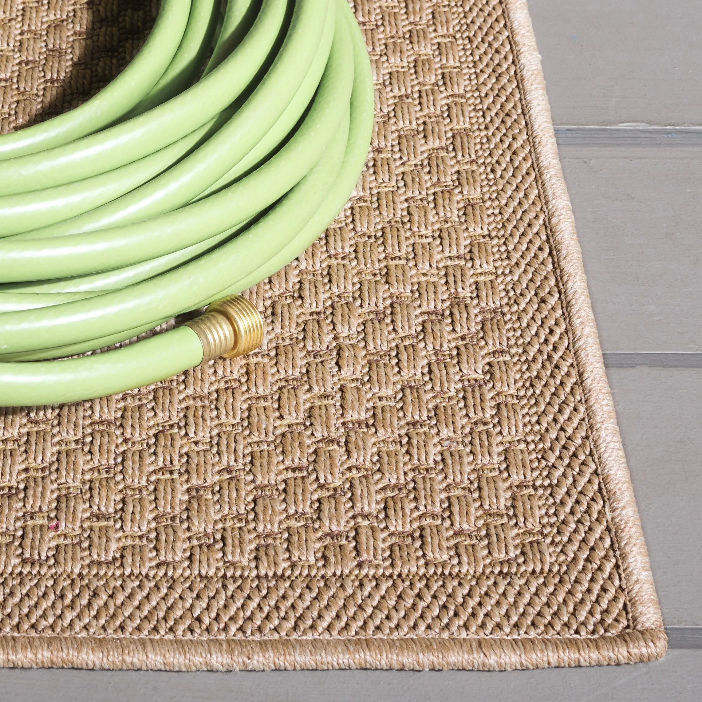 SAFAVIEH Atrium Guda Sisal Indoor/Outdoor Farmhouse Rug