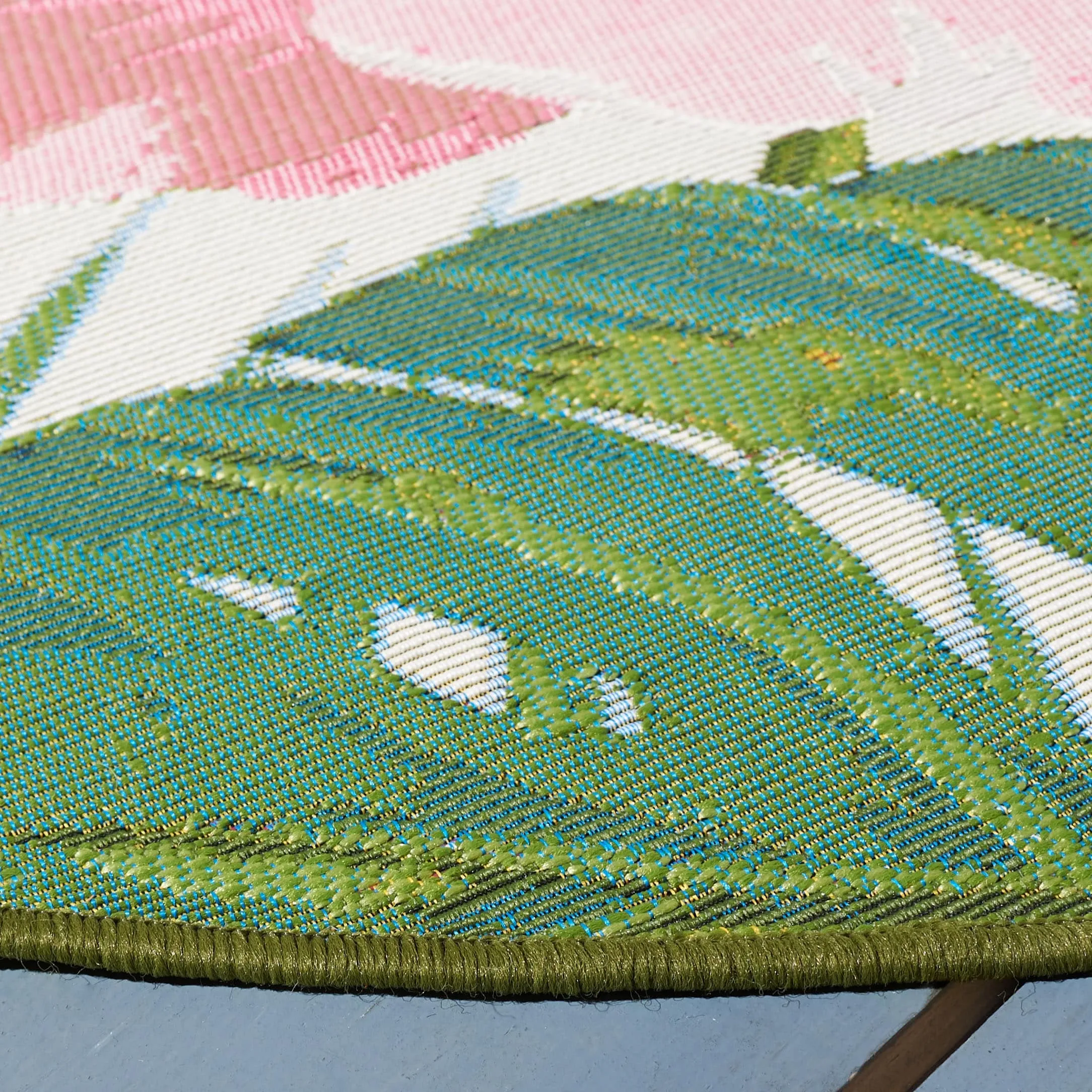 SAFAVIEH Barbados Agustina Tropical Indoor/ Outdoor Waterproof Patio Backyard Rug