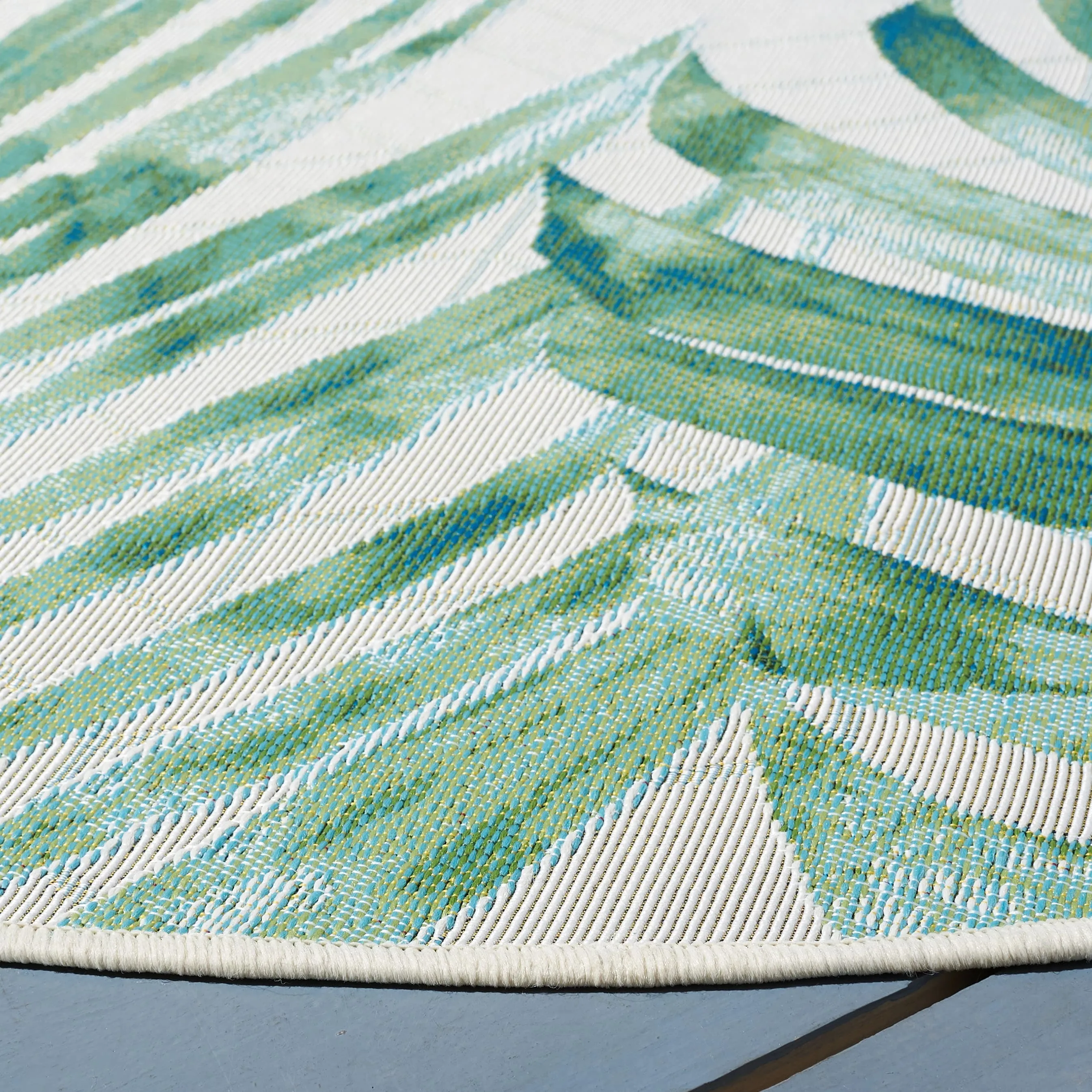 SAFAVIEH Barbados Floare Tropical Indoor/ Outdoor Waterproof Patio Backyard Rug