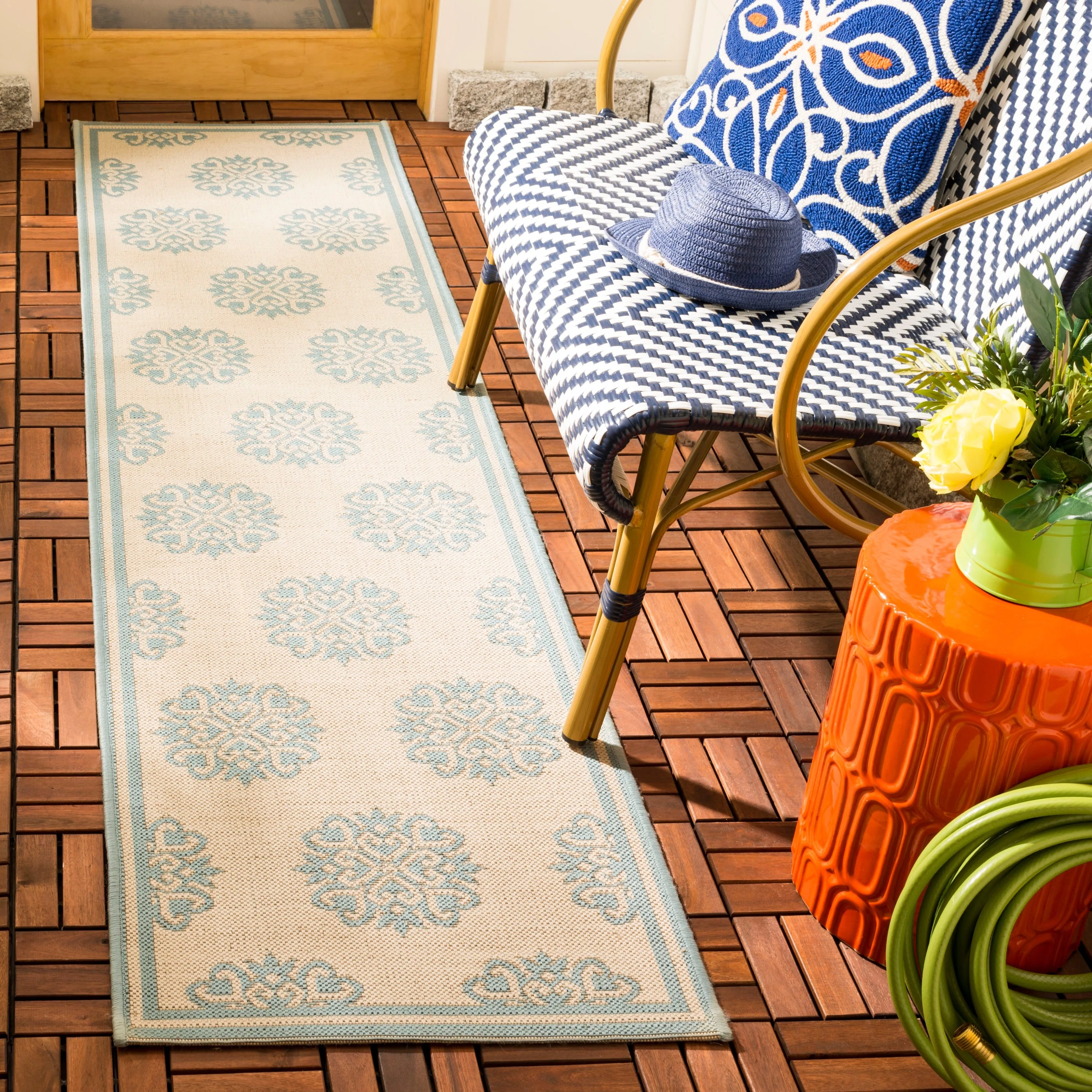 SAFAVIEH Beach House Indoor/ Outdoor Waterproof Patio Backyard Rug
