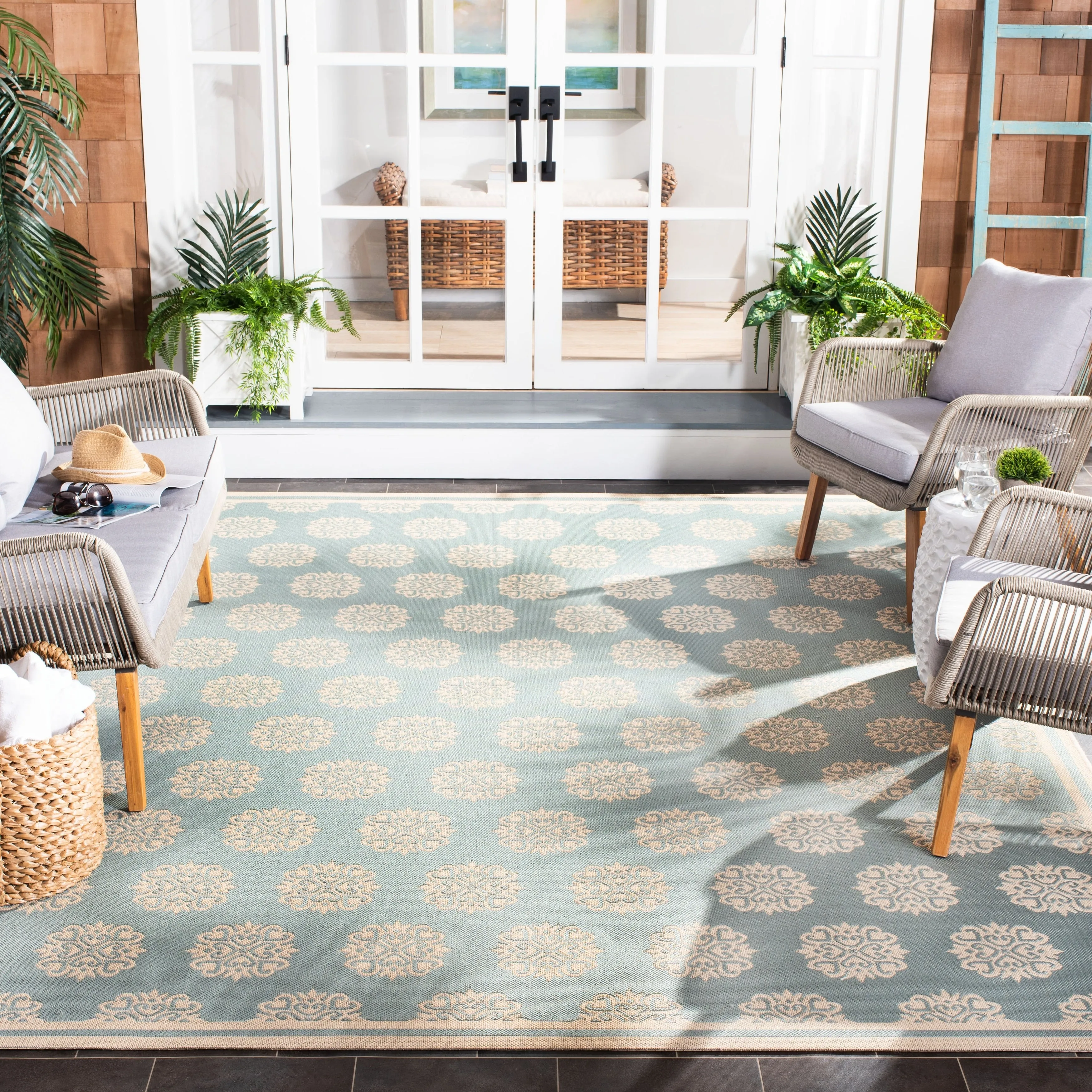 SAFAVIEH Beach House Indoor/ Outdoor Waterproof Patio Backyard Rug