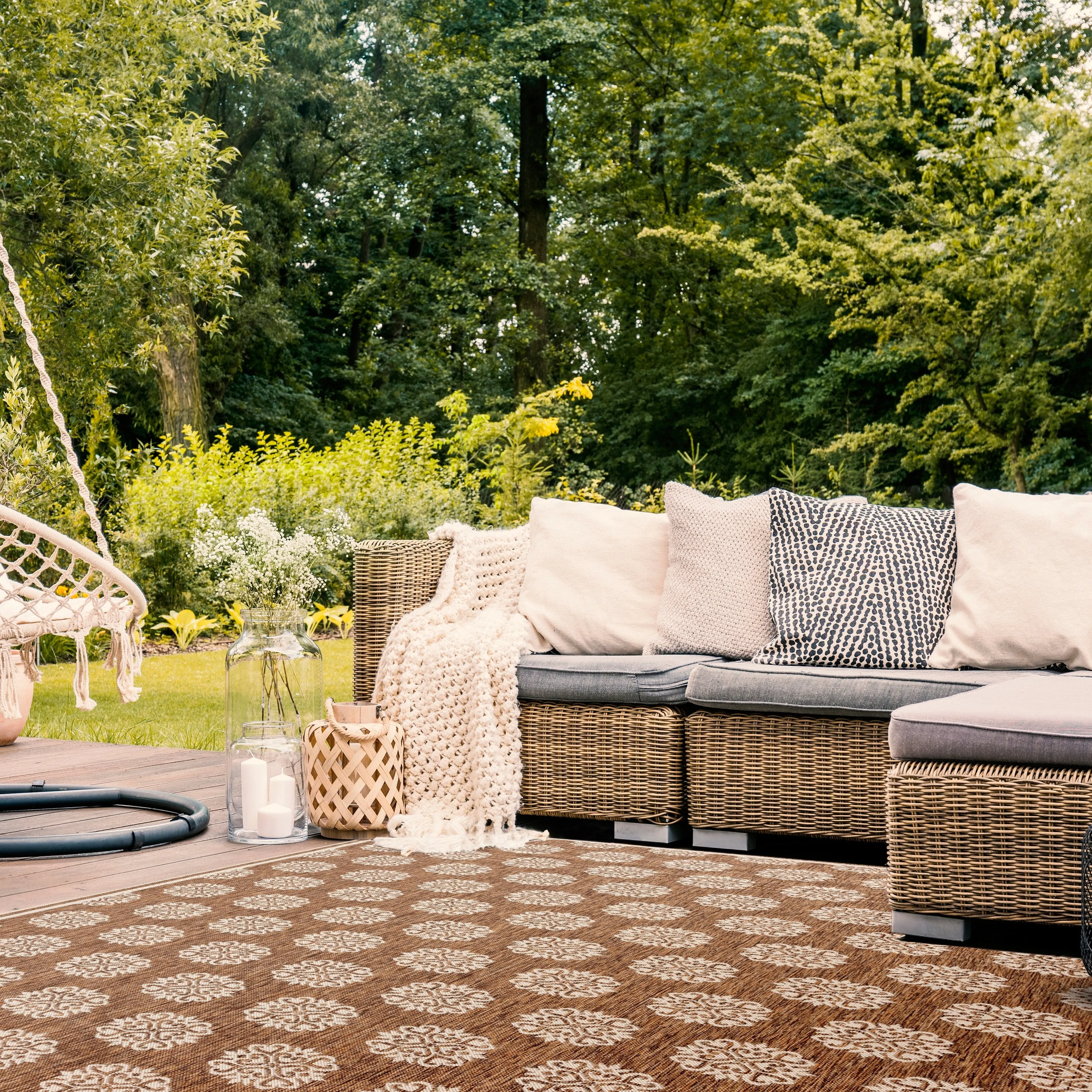 SAFAVIEH Beach House Indoor/ Outdoor Waterproof Patio Backyard Rug