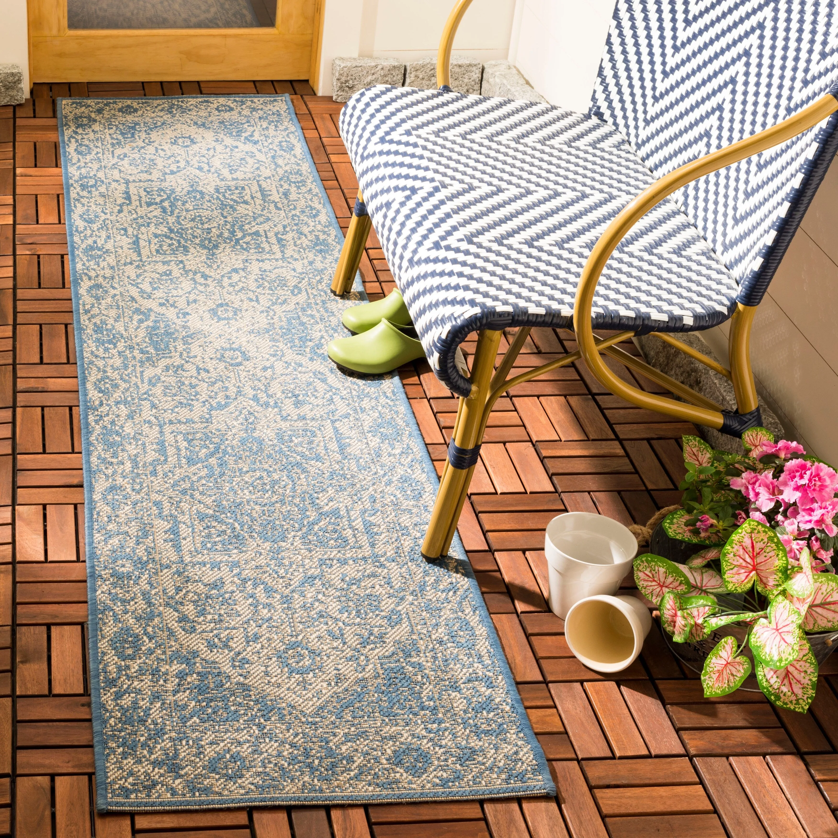 SAFAVIEH Beach House Pouline Indoor/ Outdoor Waterproof Patio Backyard Rug