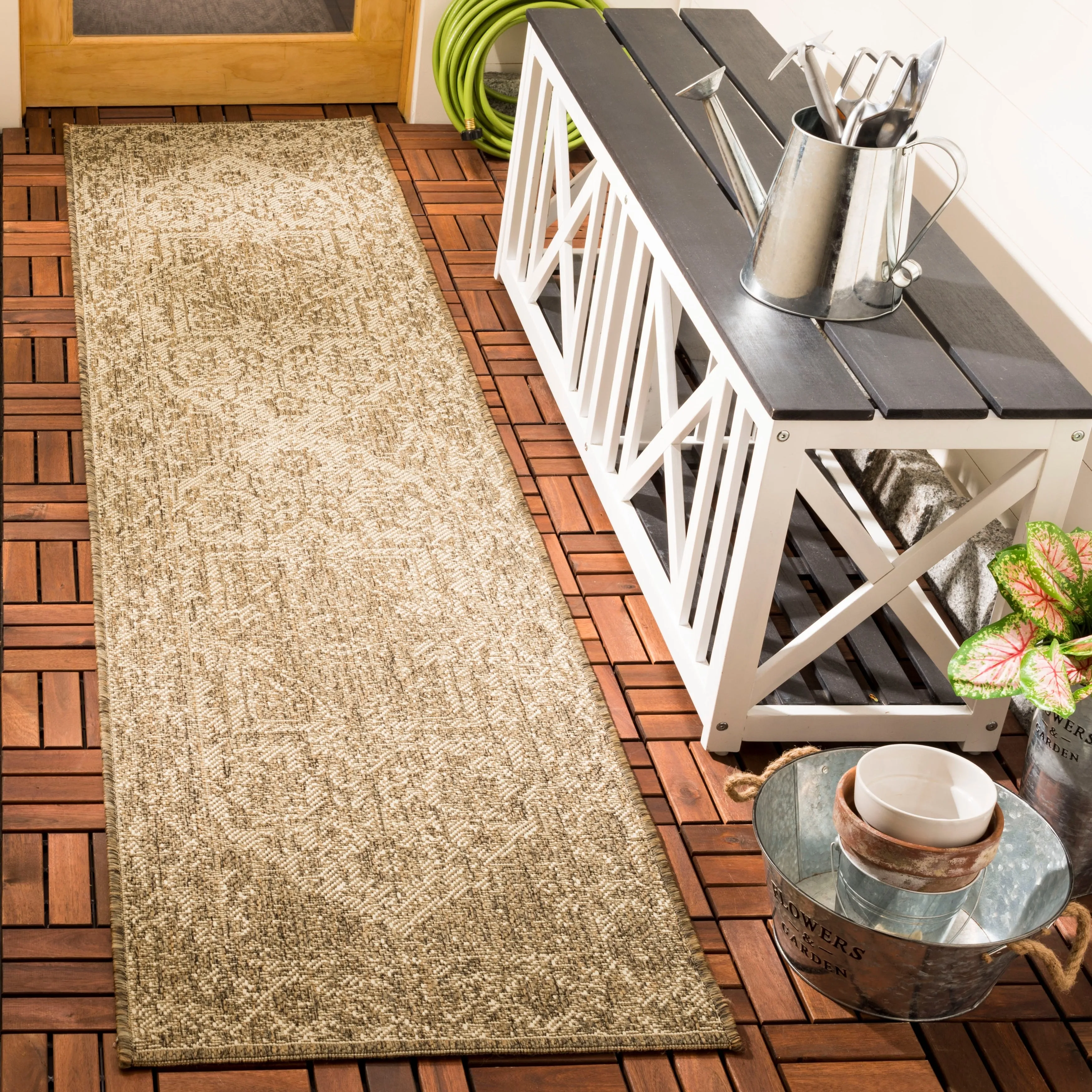 SAFAVIEH Beach House Pouline Indoor/ Outdoor Waterproof Patio Backyard Rug