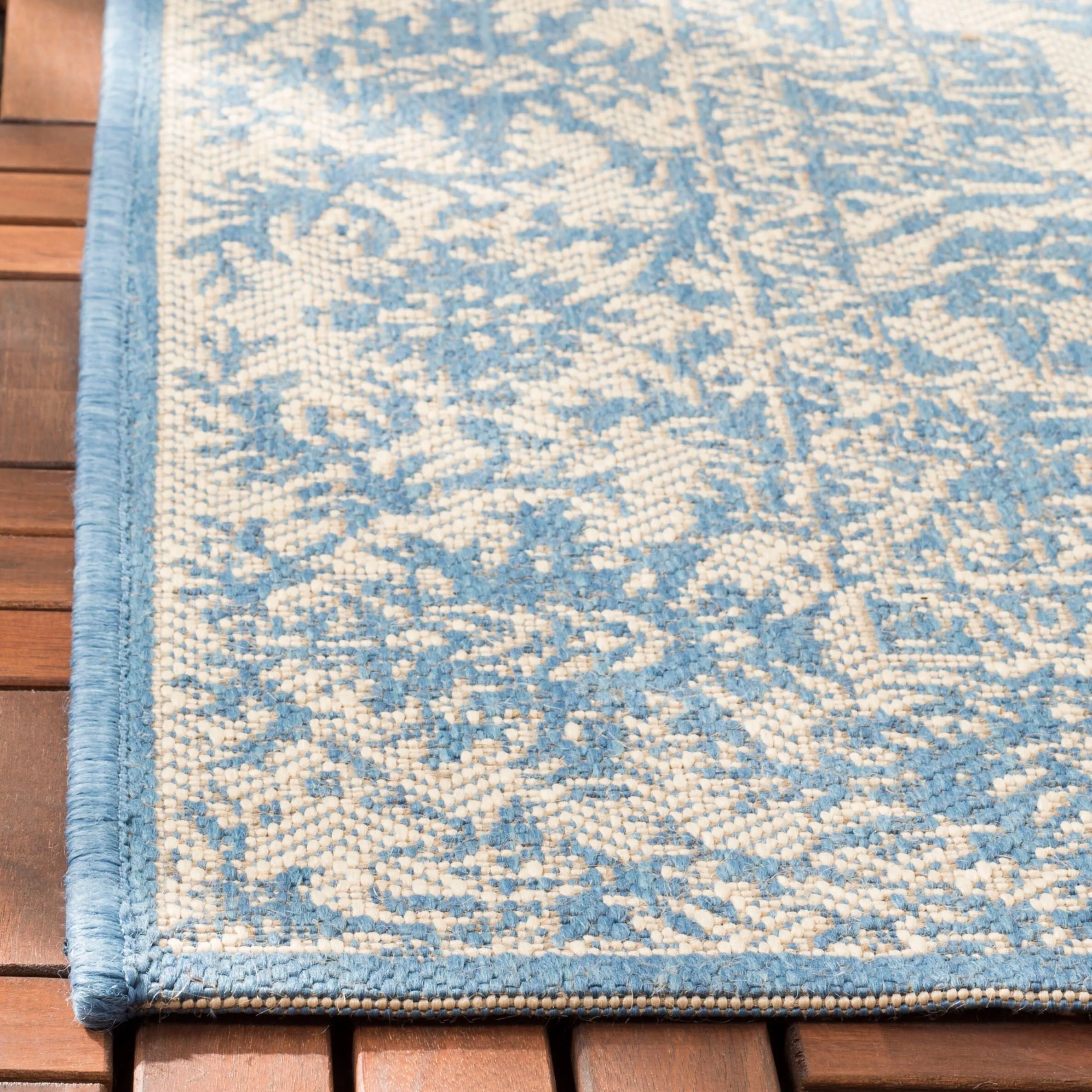 SAFAVIEH Beach House Pouline Indoor/ Outdoor Waterproof Patio Backyard Rug