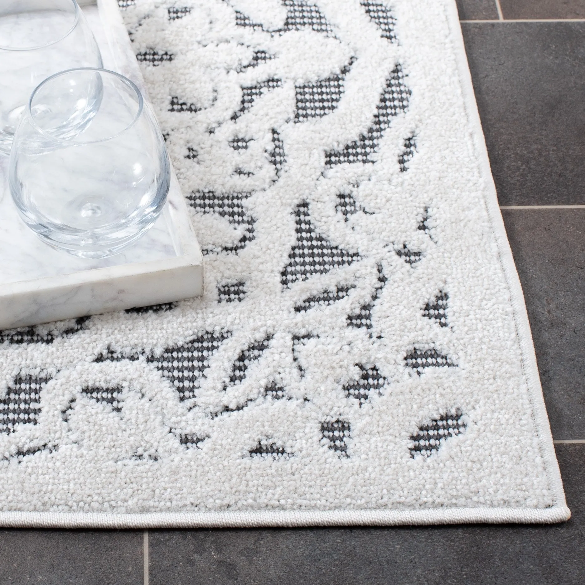 SAFAVIEH Cabana Fimmie Indoor/ Outdoor Waterproof Patio Rug