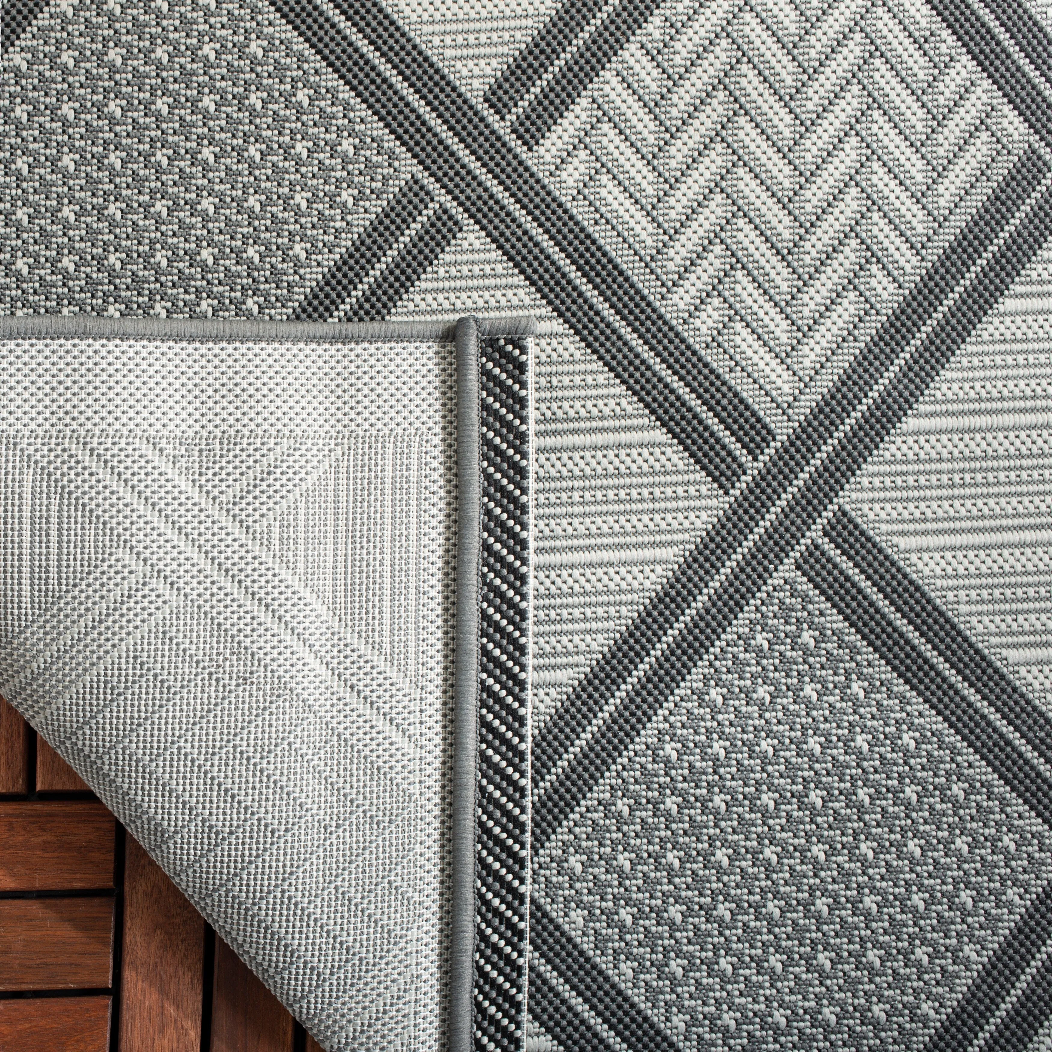 SAFAVIEH Courtyard Darlyne Indoor/ Outdoor Waterproof Patio Backyard Rug