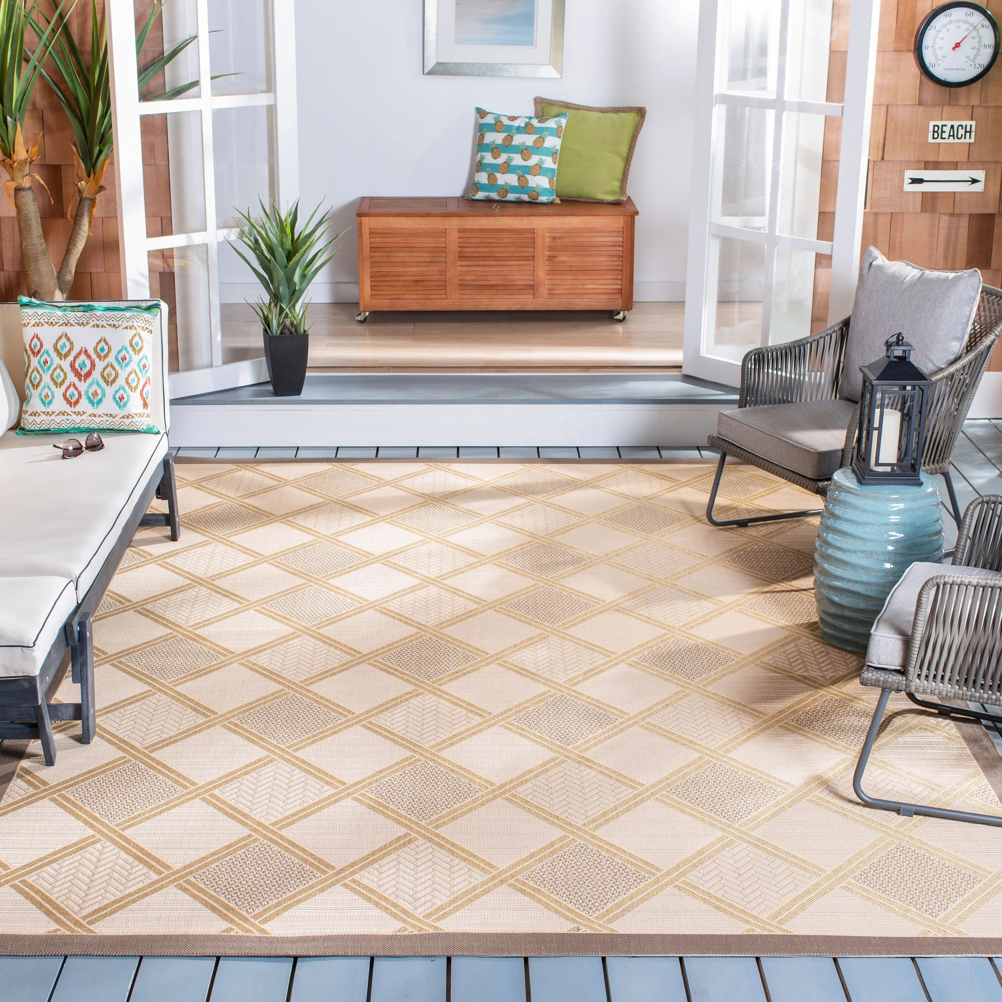SAFAVIEH Courtyard Darlyne Indoor/ Outdoor Waterproof Patio Backyard Rug