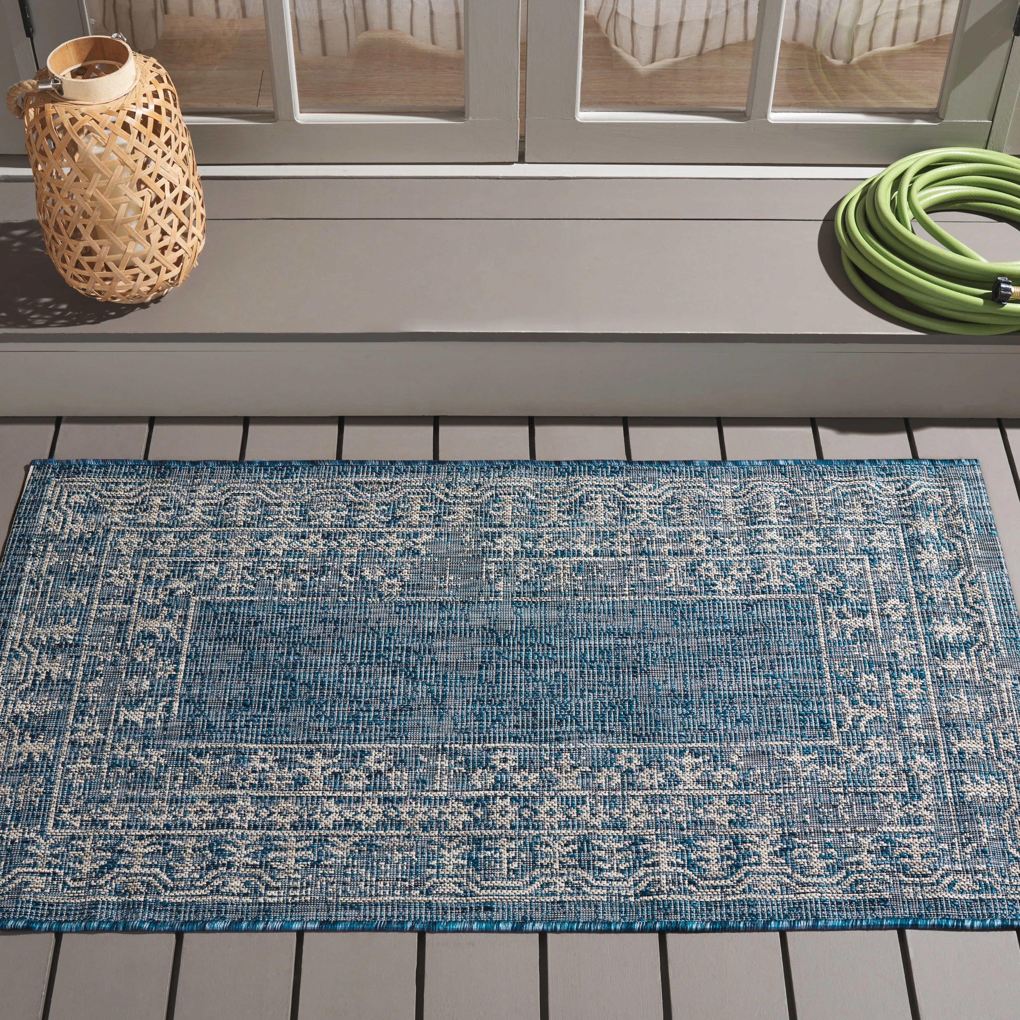 SAFAVIEH Courtyard Deann Indoor/ Outdoor Waterproof Patio Backyard Rug