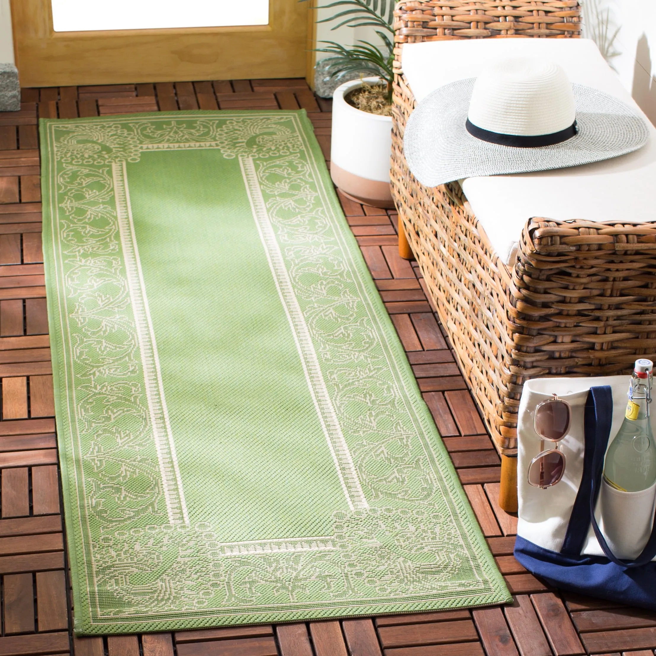 SAFAVIEH Courtyard Kitija Indoor/ Outdoor Waterproof Patio Backyard Rug