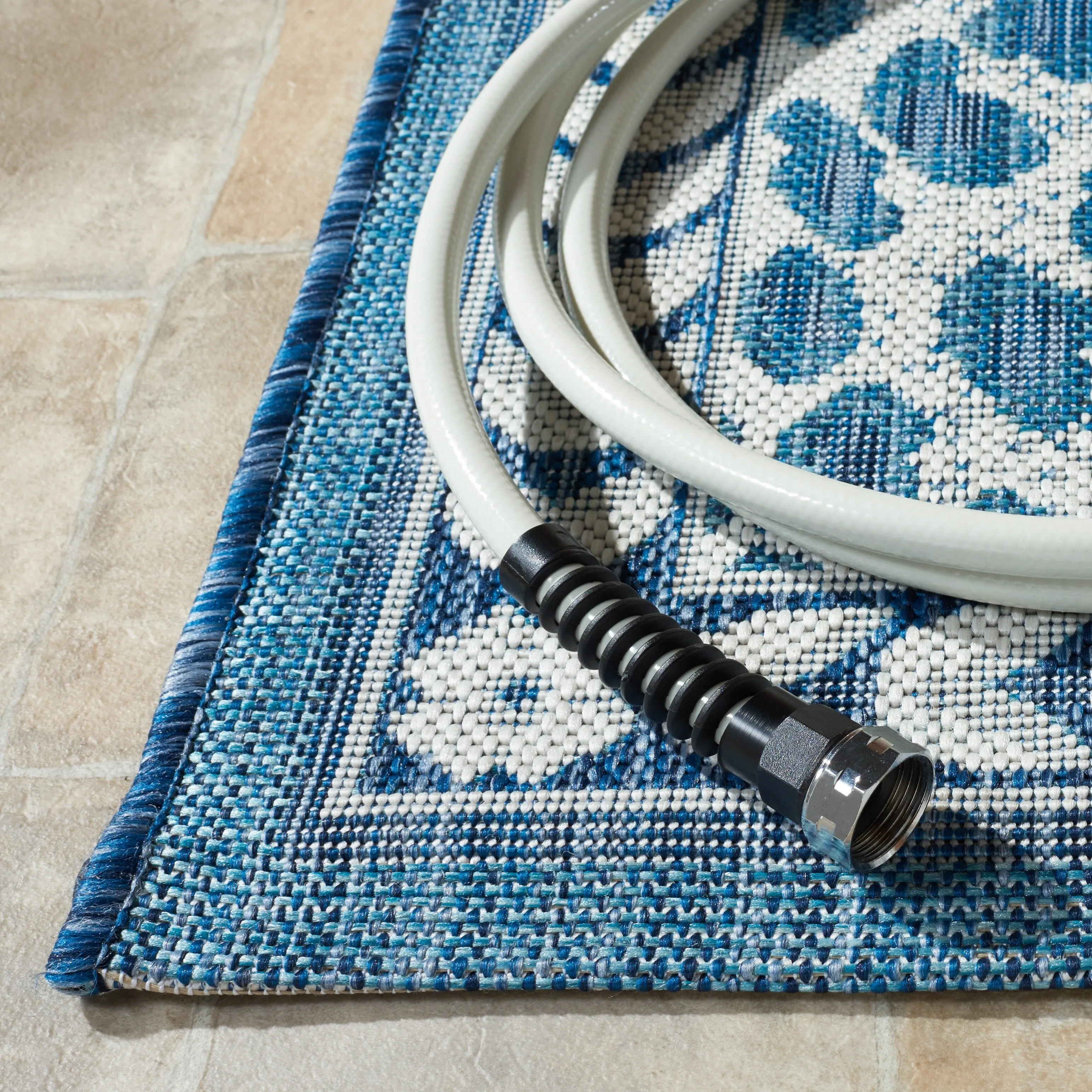SAFAVIEH Courtyard Muire Indoor/ Outdoor Waterproof Patio Backyard Rug