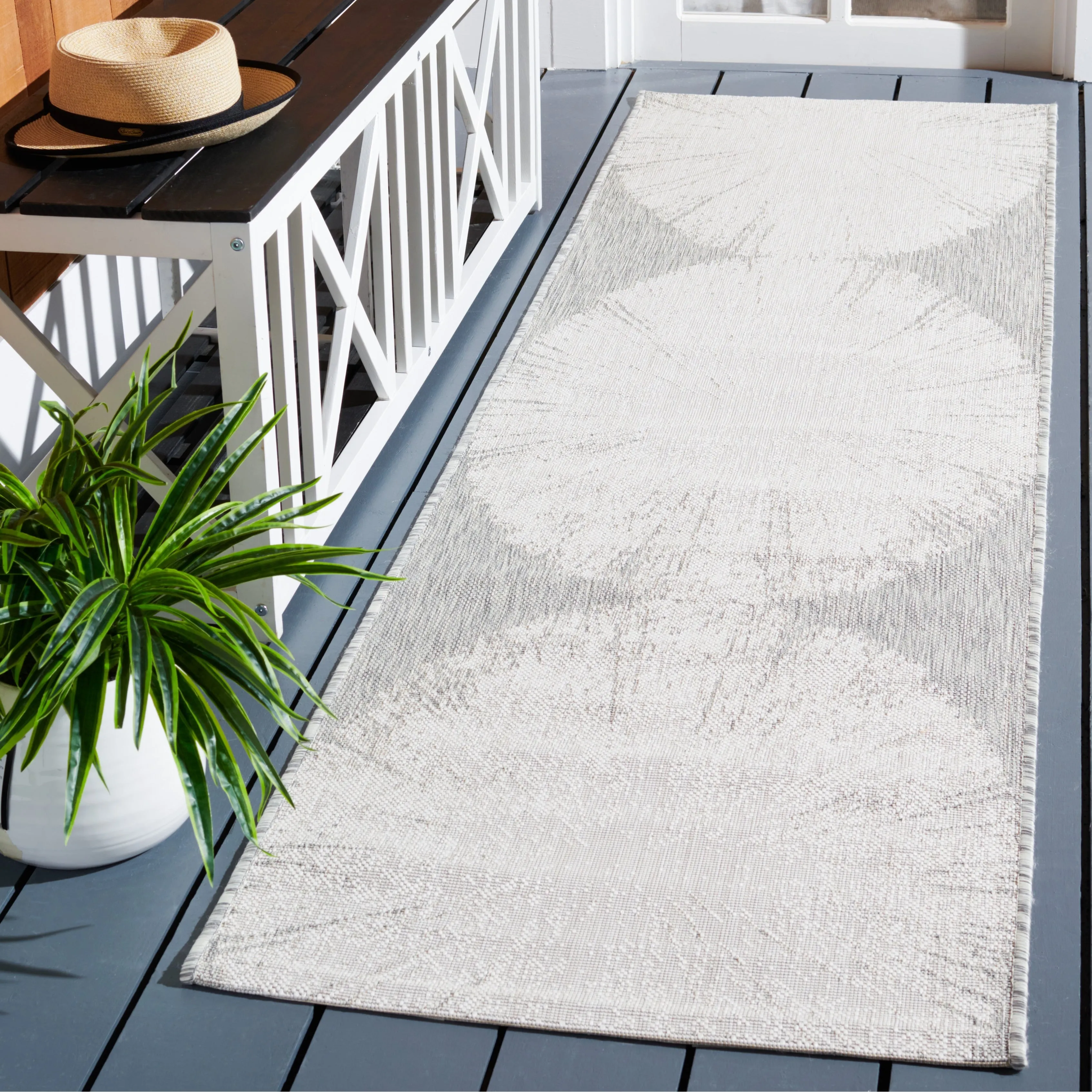 SAFAVIEH Courtyard Sabaha Indoor/Outdoor Waterproof Patio Backyard Rug