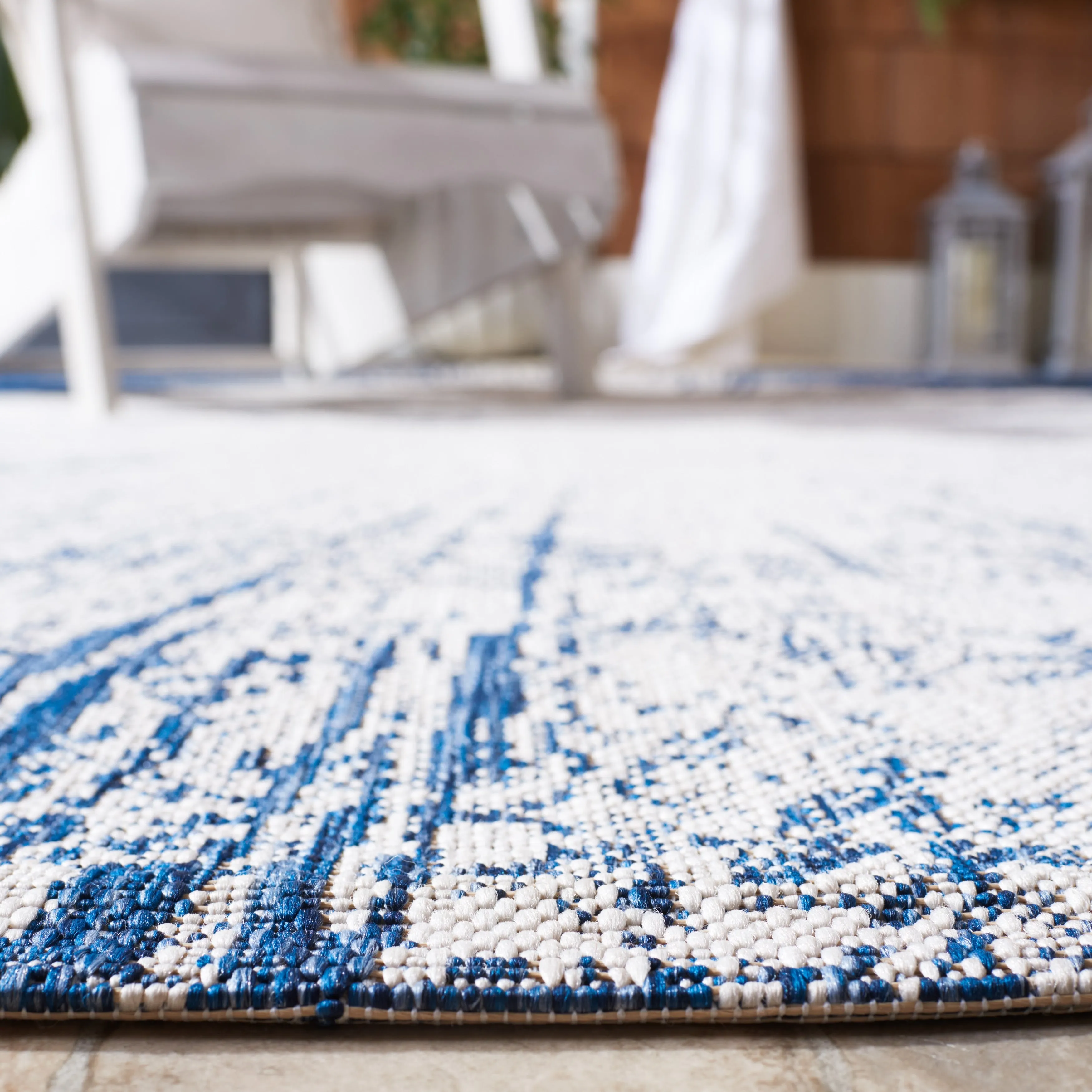 SAFAVIEH Courtyard Sabaha Indoor/Outdoor Waterproof Patio Backyard Rug